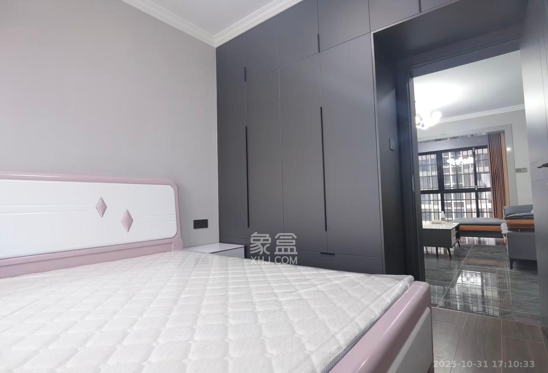 盛地东方芯府 4室2厅2卫 2600.0元/月 盛地东方芯府 4室2厅2卫 2600.0元/月室内图