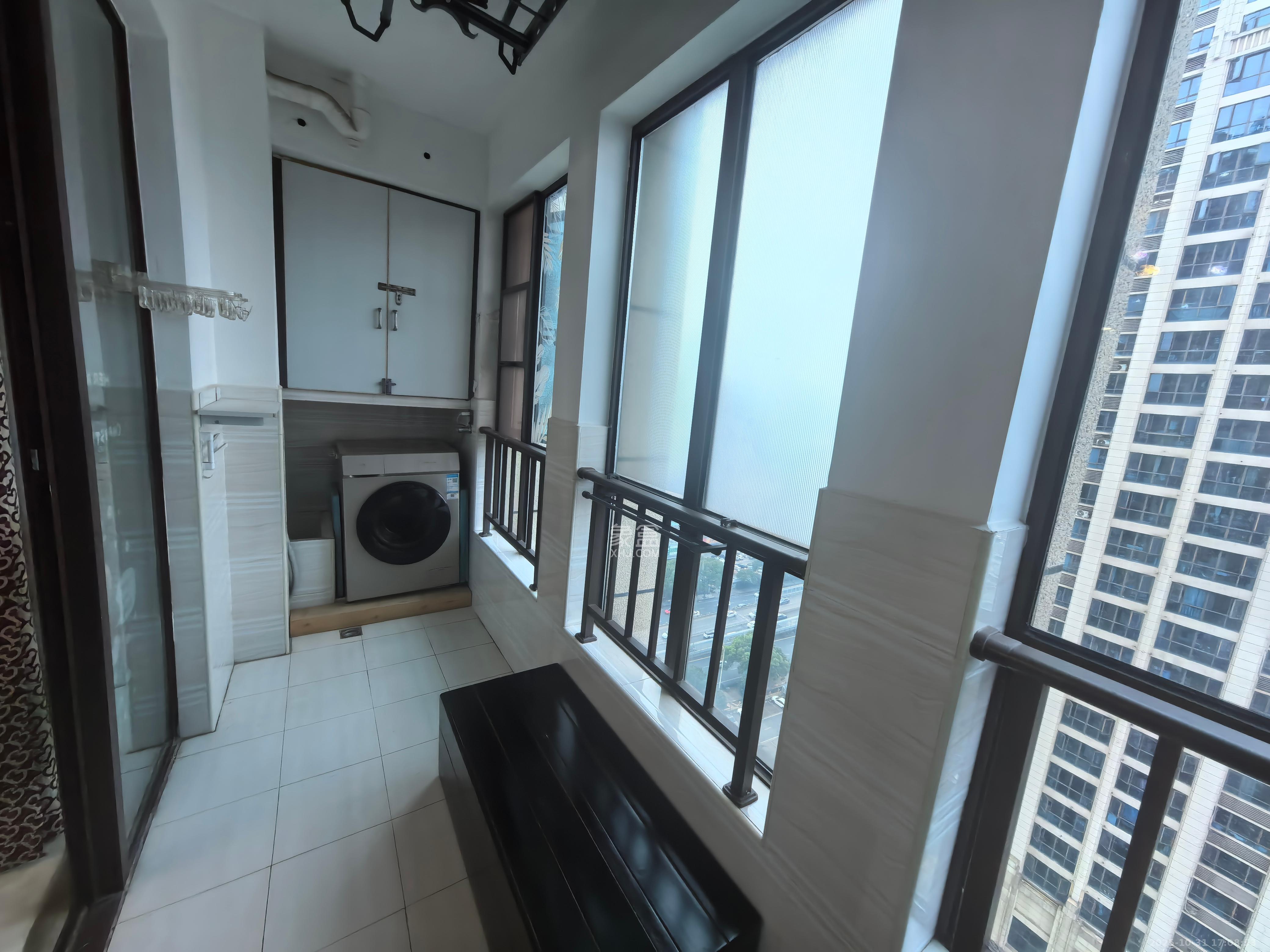 天下一家 3室2厅1卫 2900.0元/月 天下一家 3室2厅1卫 2900.0元/月室内图