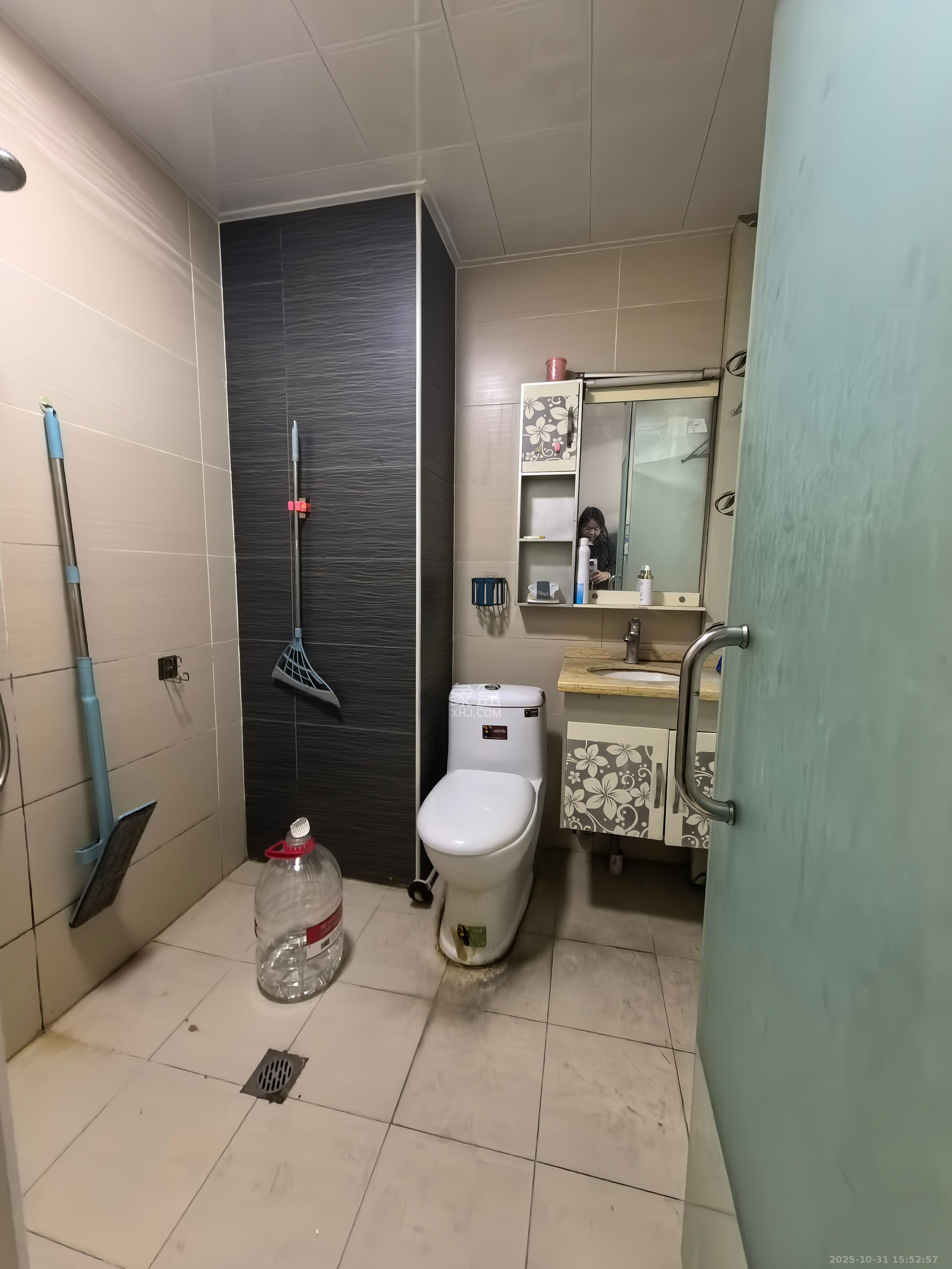 水岸世景  1室1厅1卫    1200.0元/月 水岸世景  1室1厅1卫    1200.0元/月室内图