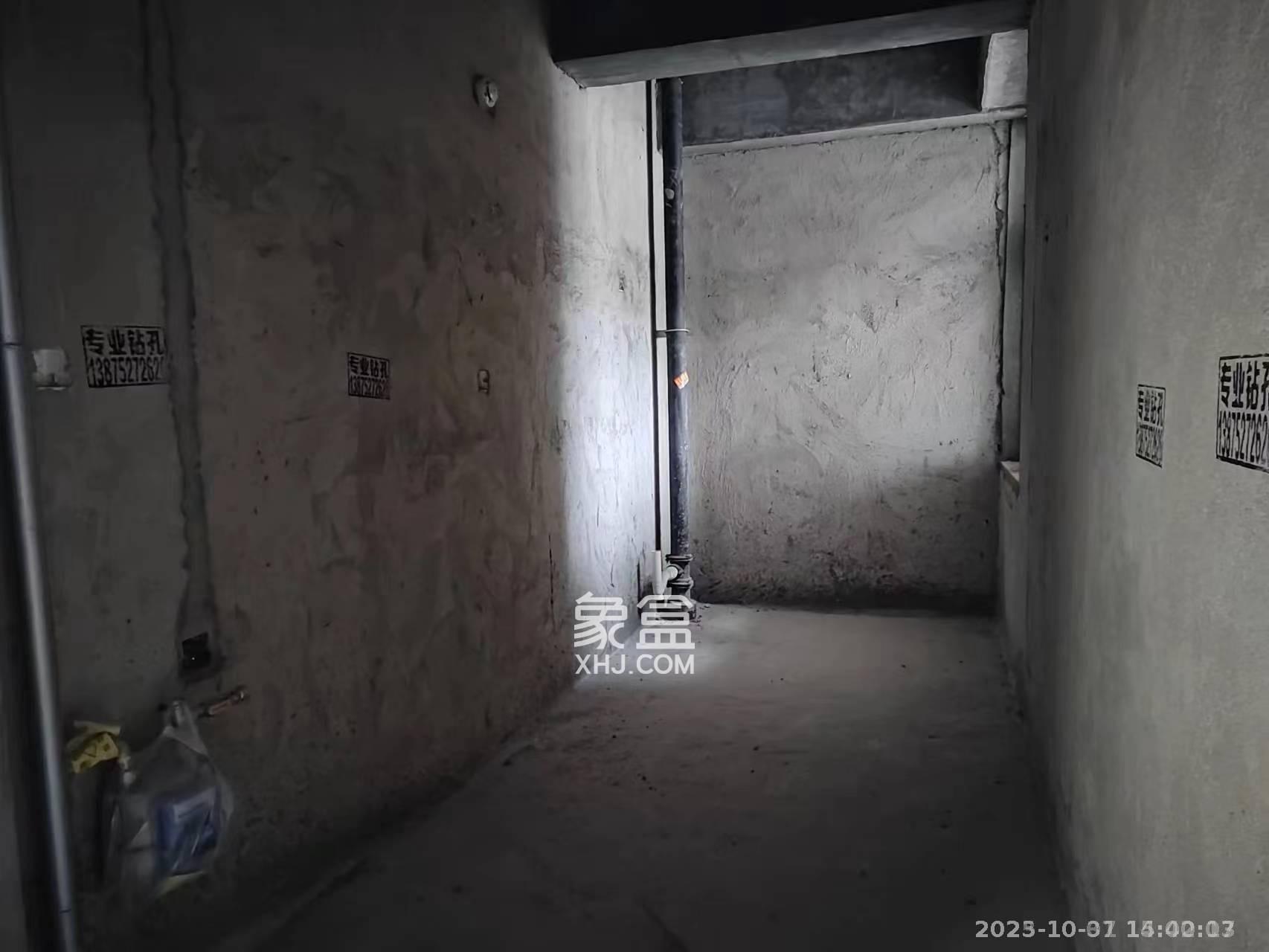 岳塘国际商贸城  3室2厅1卫    46.8万 岳塘国际商贸城  3室2厅1卫    46.8万客厅