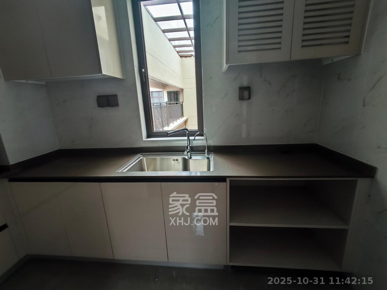 龙湖春江天玺  3室2厅2卫    4500.0元/月室内图