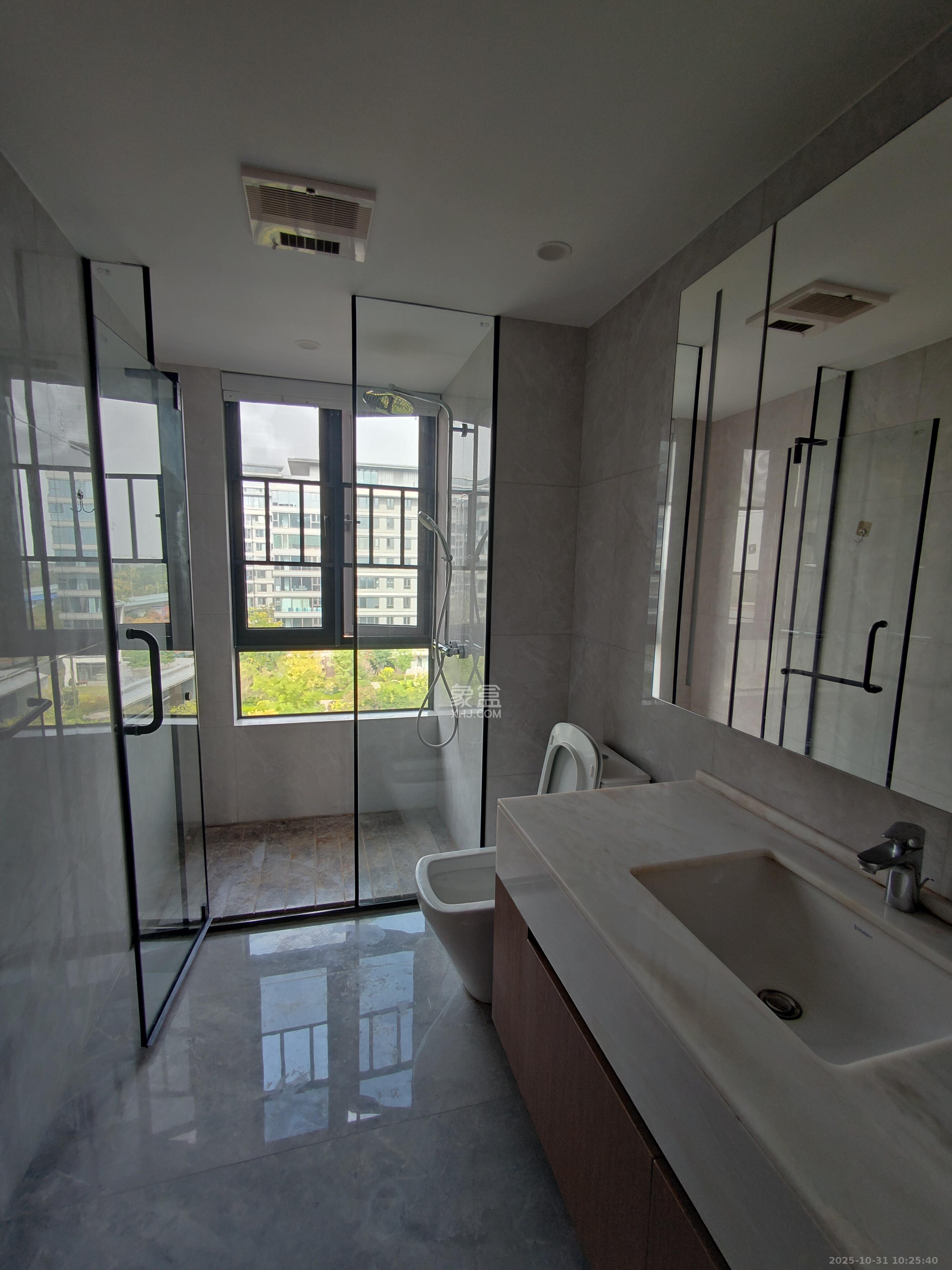 嘉臣道 1室0厅0卫 15800.0元/月 嘉臣道 1室0厅0卫 15800.0元/月室内图