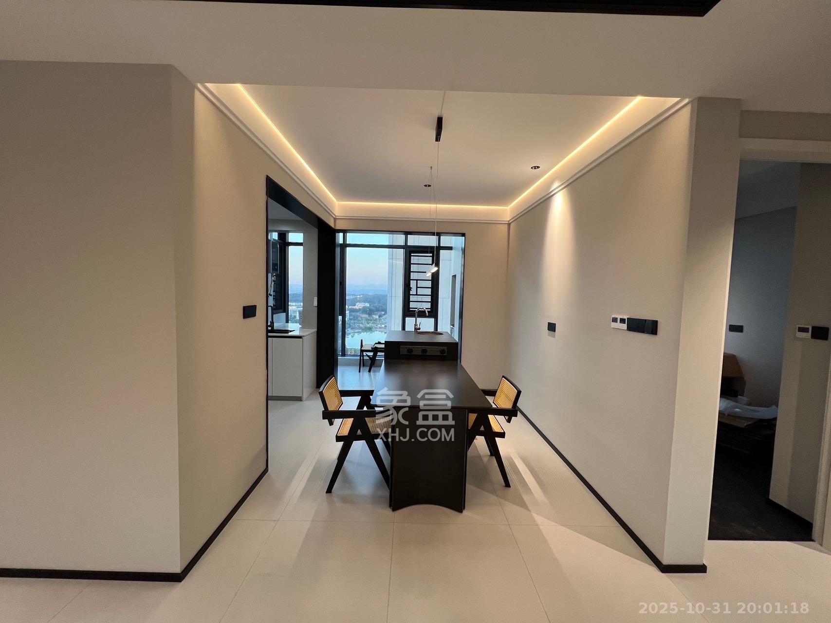 绿地V岛  4室2厅2卫    6000.0元/月 绿地V岛  4室2厅2卫    6000.0元/月室内图