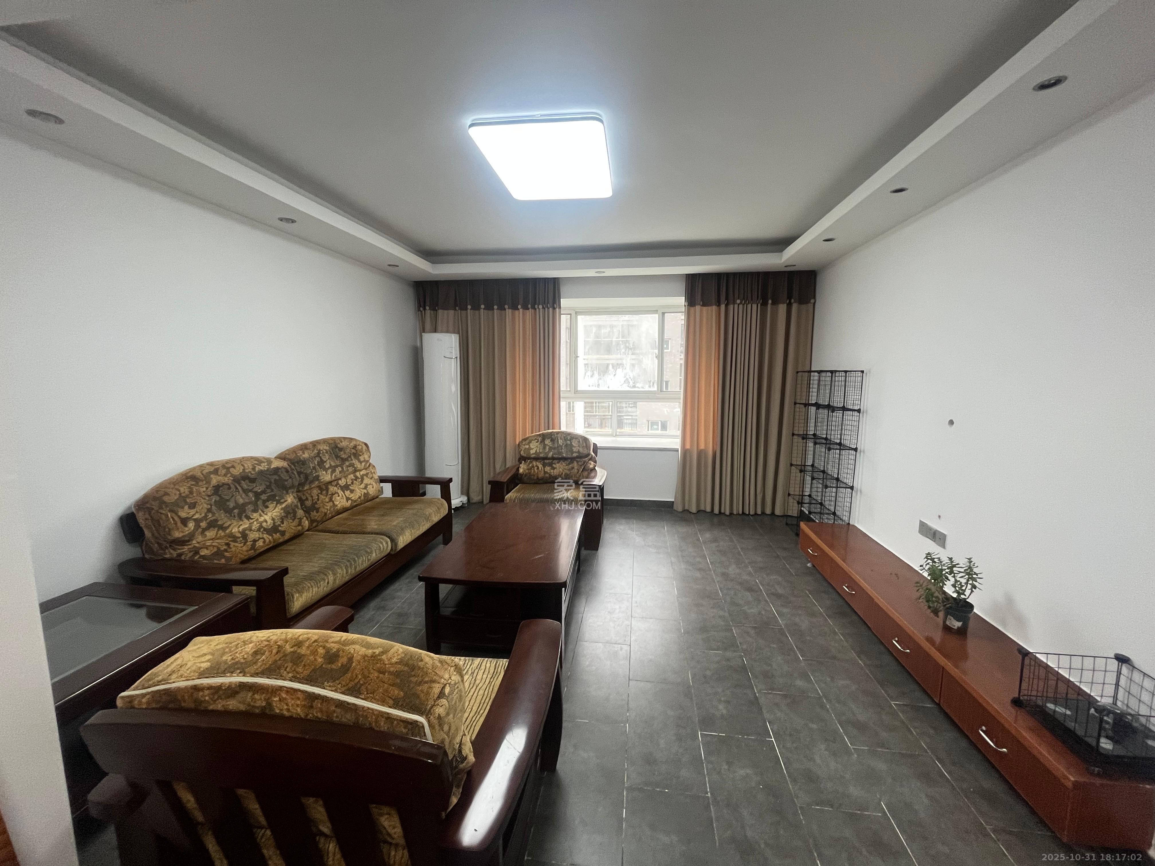 嘉盛华庭(一期、二期、三期) 1室0厅0卫 3600.0元/月 嘉盛华庭(一期、二期、三期) 1室0厅0卫 3600.0元/月室内图