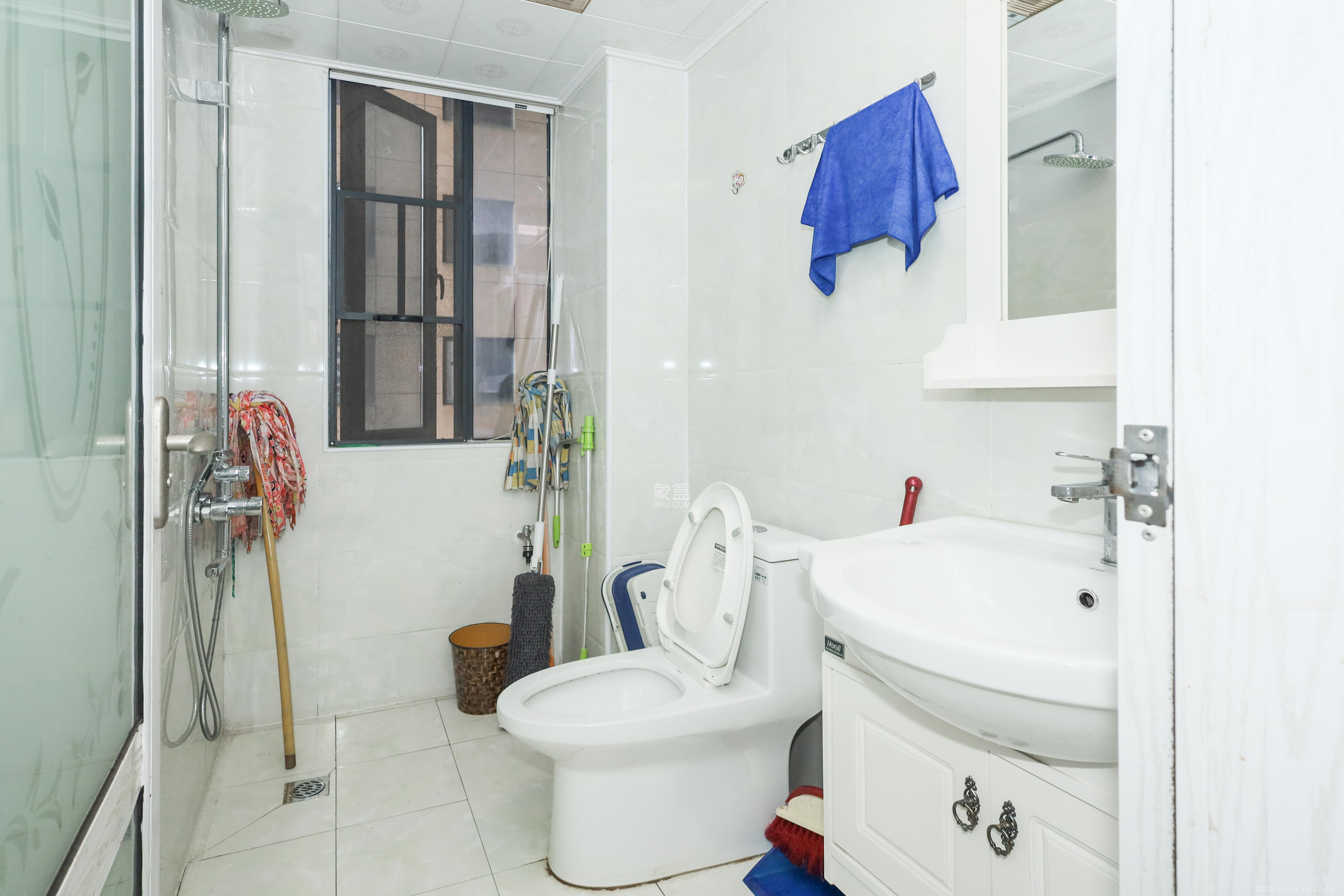 润芳园  4室2厅2卫    120.0万卫生间