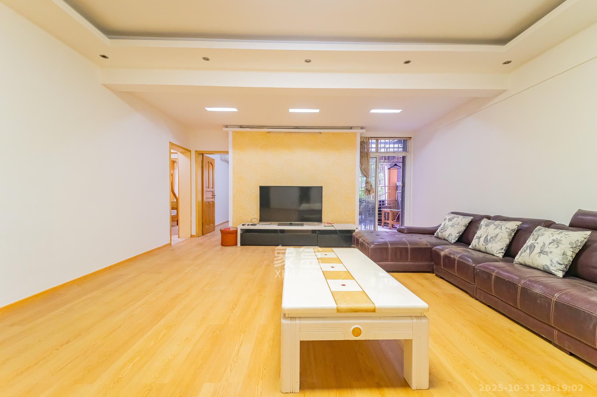 景上鑫苑  3室2厅1卫    56.0万 景上鑫苑  3室2厅1卫    56.0万室内图1