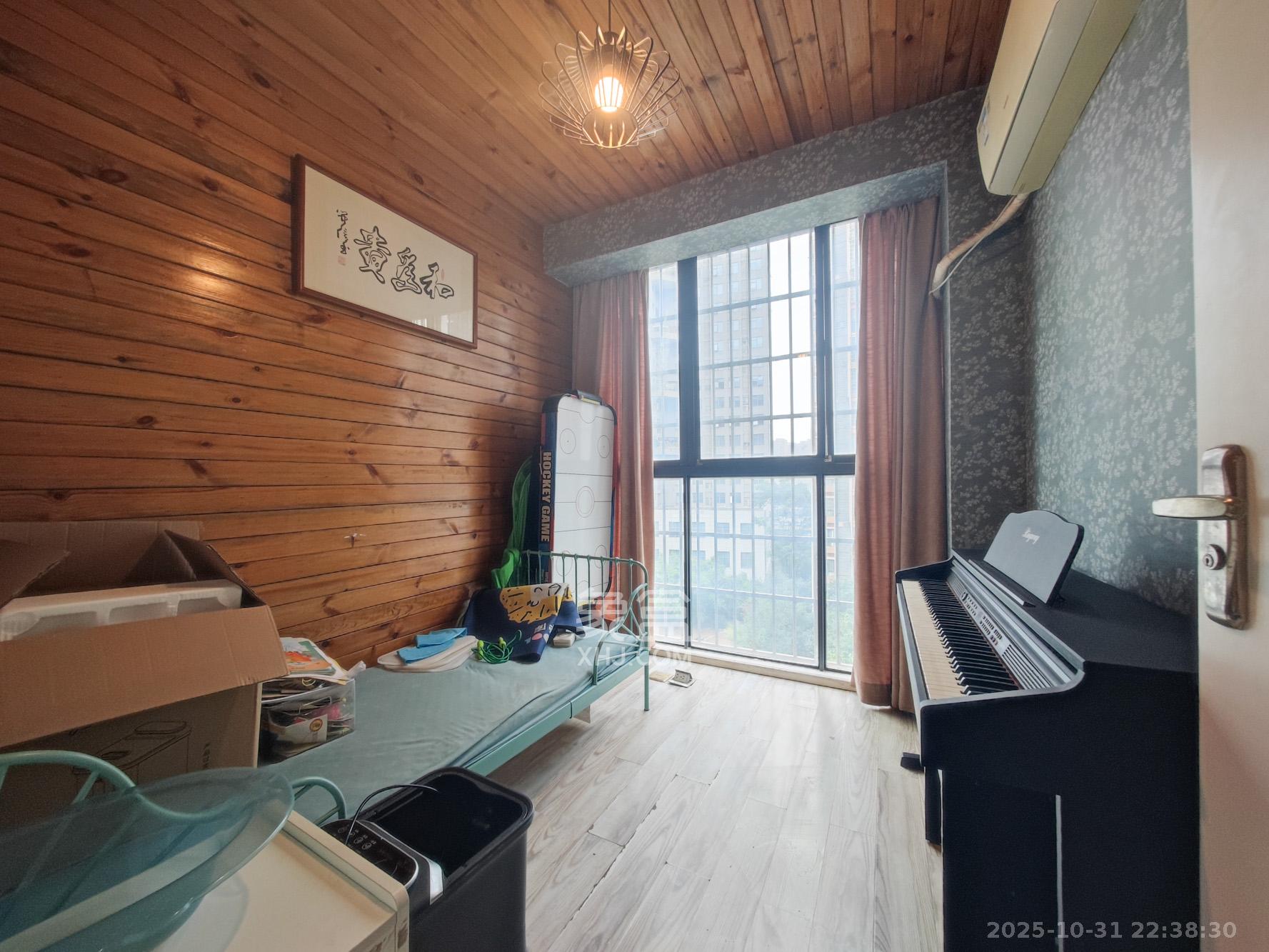 湘府十城（汇财御景湾新寓,汇财国际）  3室2厅2卫    88.0万卧室