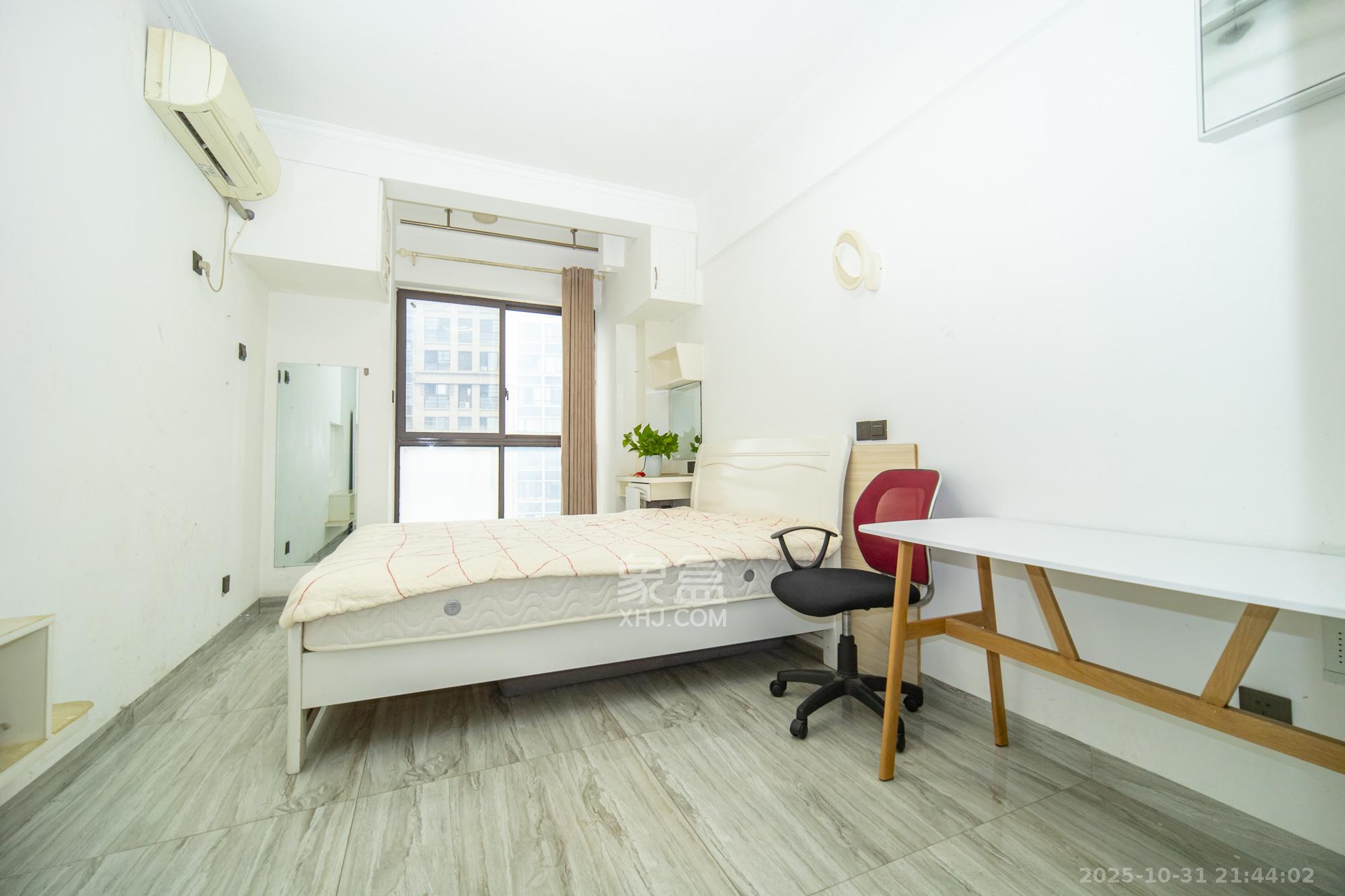 金科时代中心  1室1厅1卫    13.8万客厅