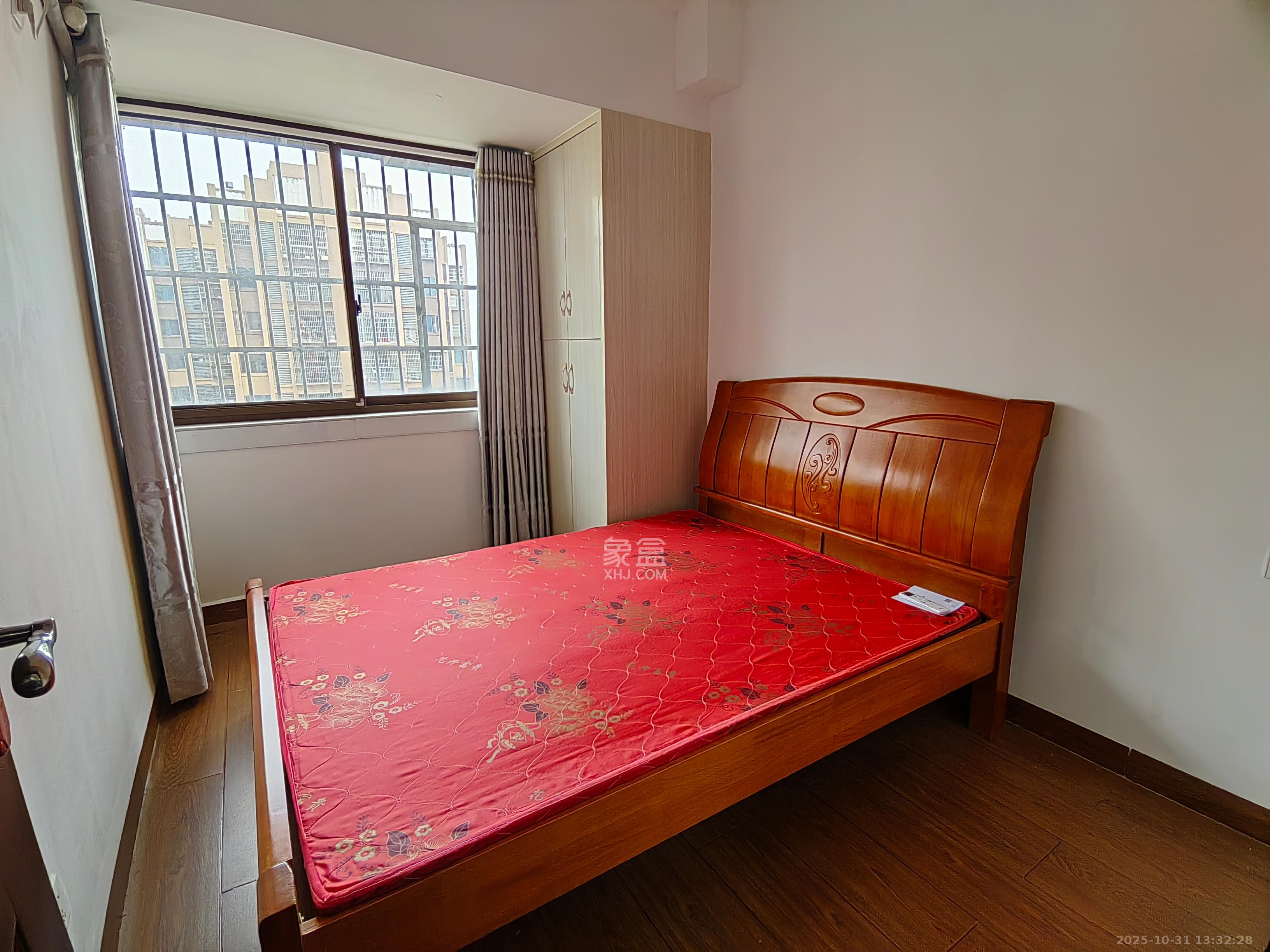 盛地春天里  3室2厅1卫    1350.0元/月 盛地春天里  3室2厅1卫    1350.0元/月室内图