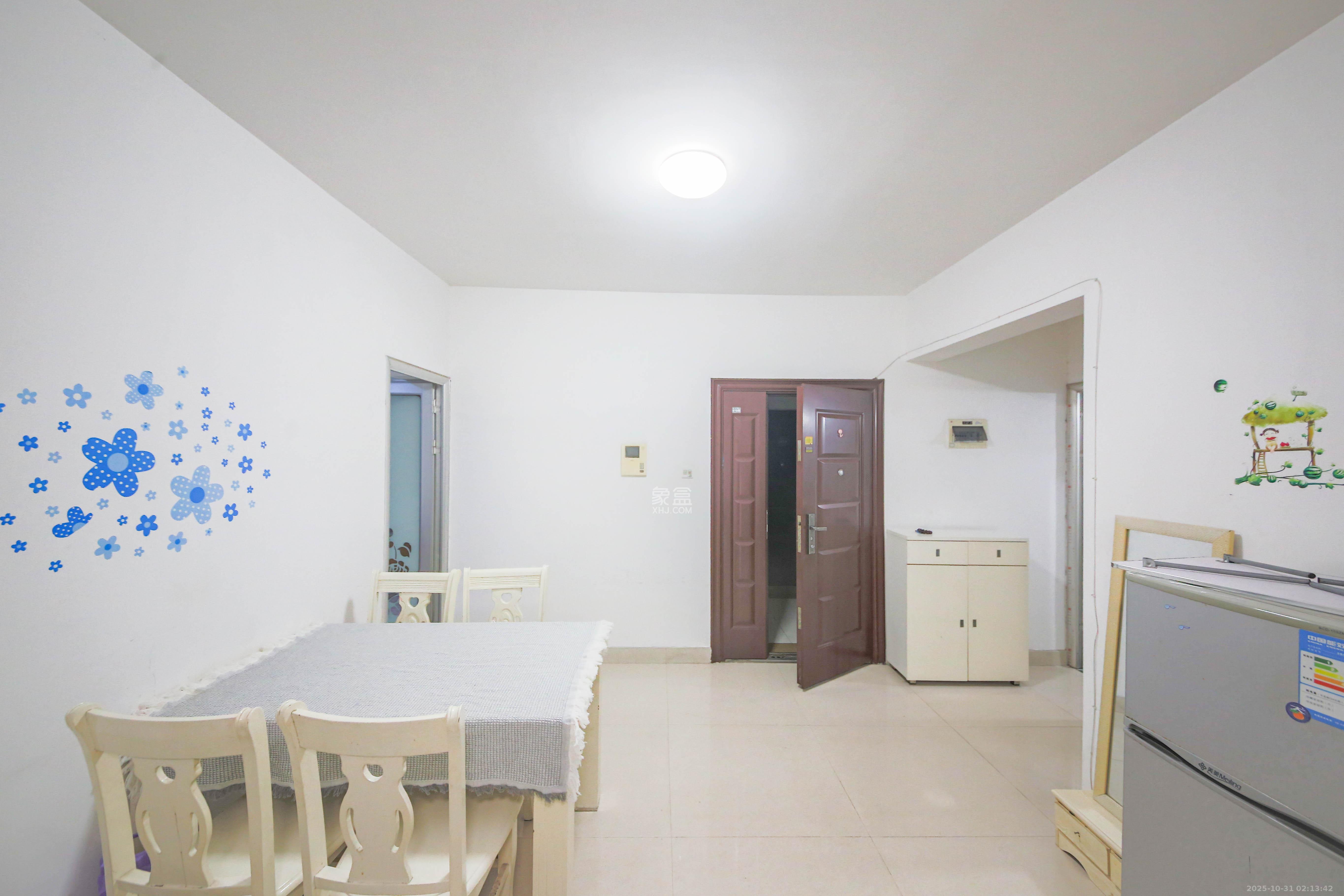 湘府东苑  2室2厅1卫    63.0万客厅