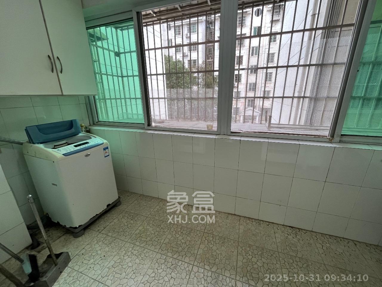 恩瑞麓山名园（龙王港小区）  3室2厅2卫    2300.0元/月室内图