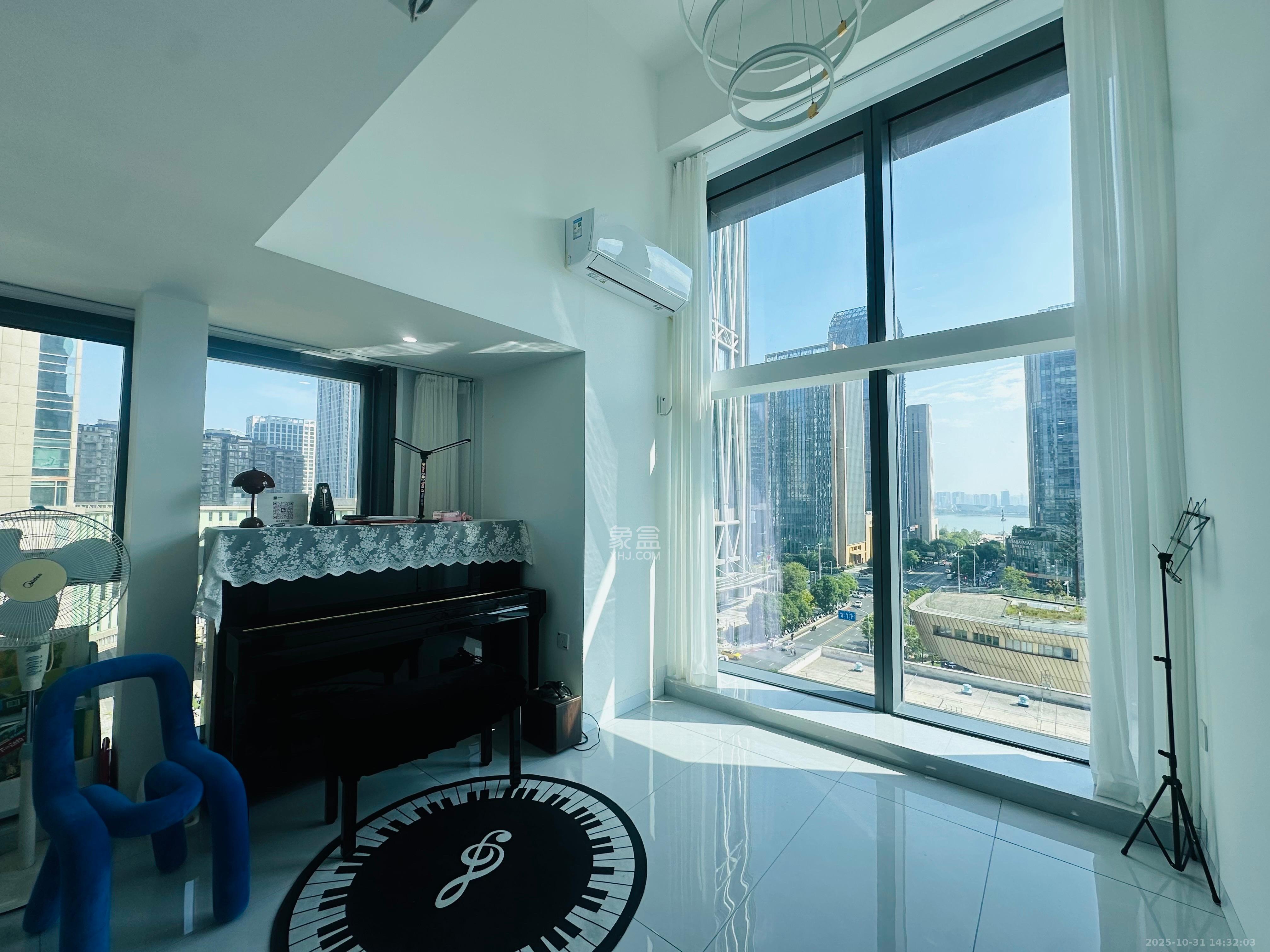 卓越中寰  2室1厅1卫    4500.0元/月