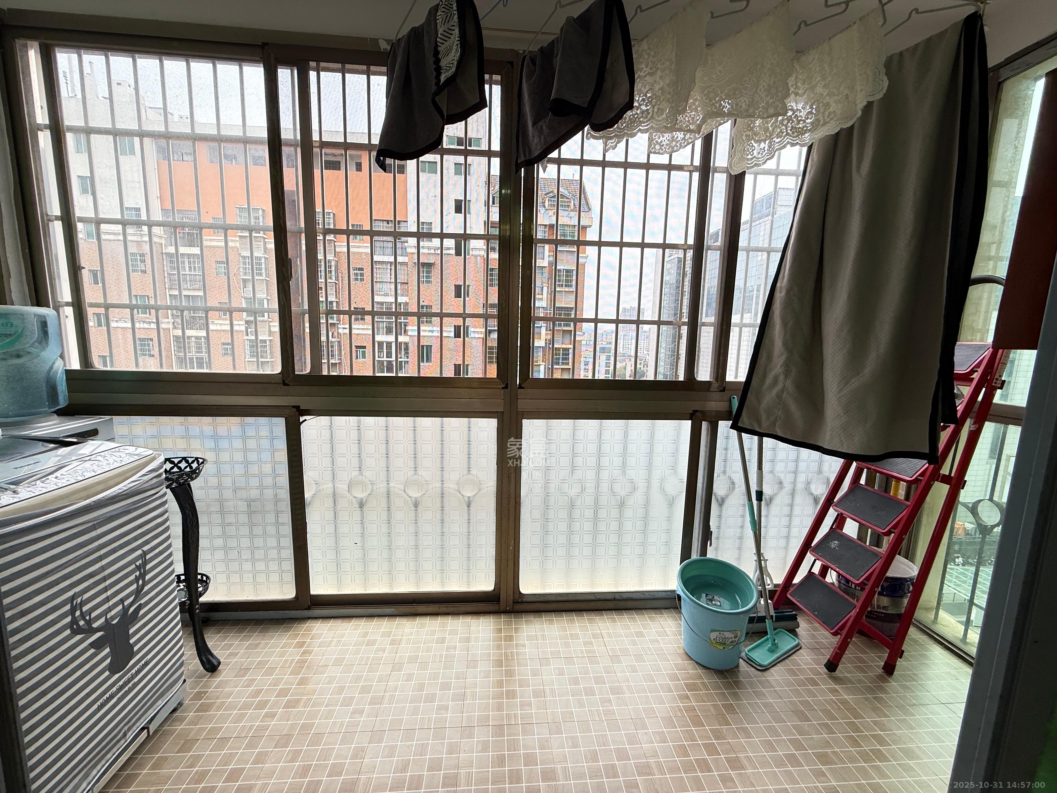 天峰名苑  3室2厅2卫    2800.0元/月室内图