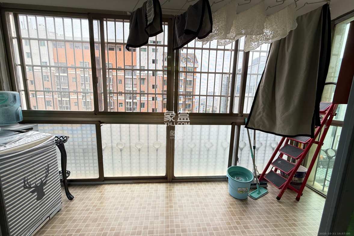 天峰名苑 3室2厅2卫 2800.0元/月 天峰名苑 3室2厅2卫 2800.0元/月室内图