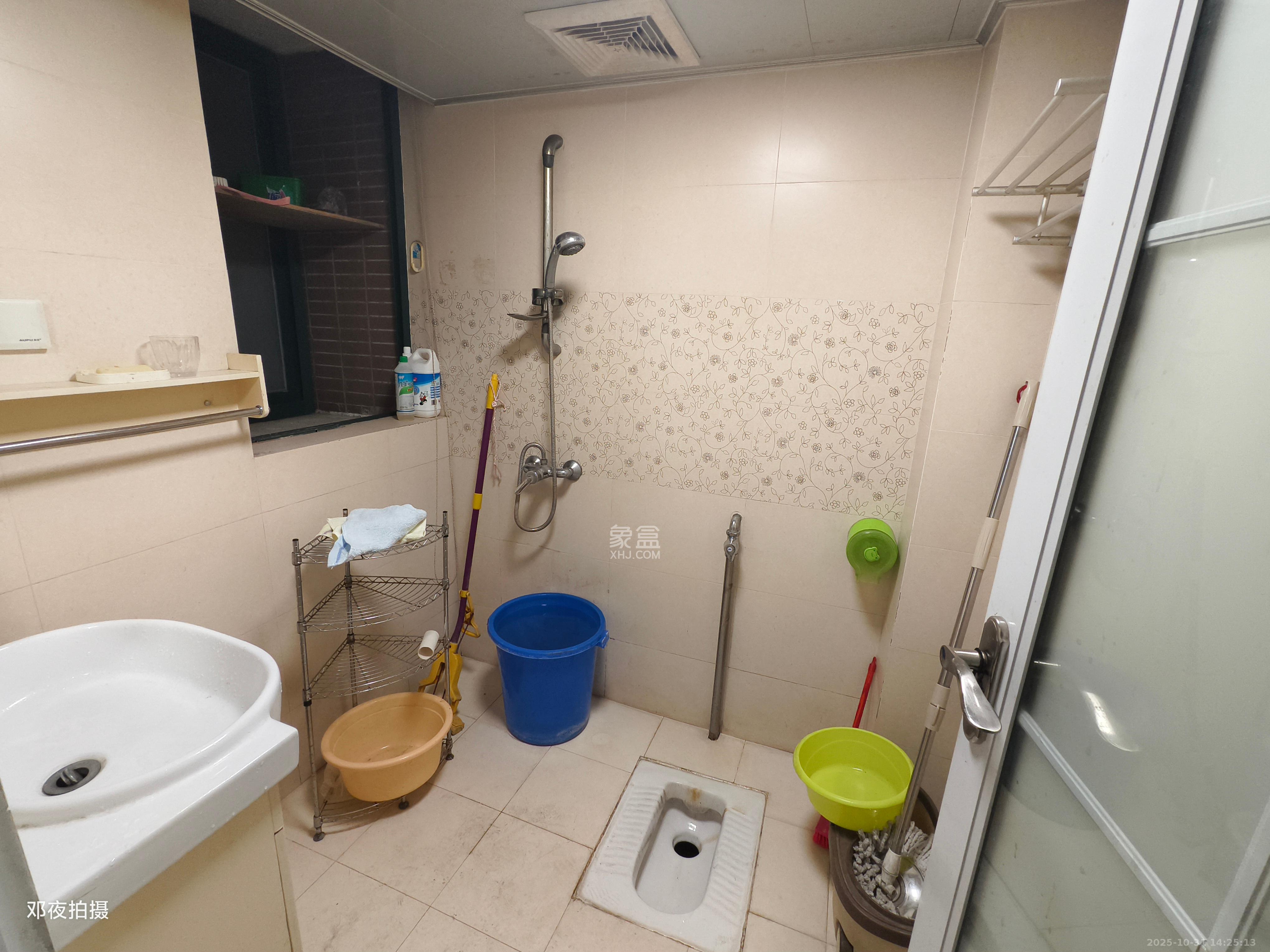 银桂苑  2室1厅1卫    2000.0元/月室内图