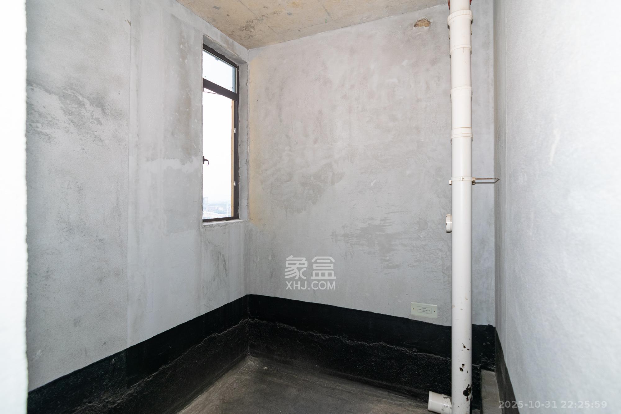 大汉汉府二期（大汉汉邸）  4室2厅2卫    80.0万卫生间