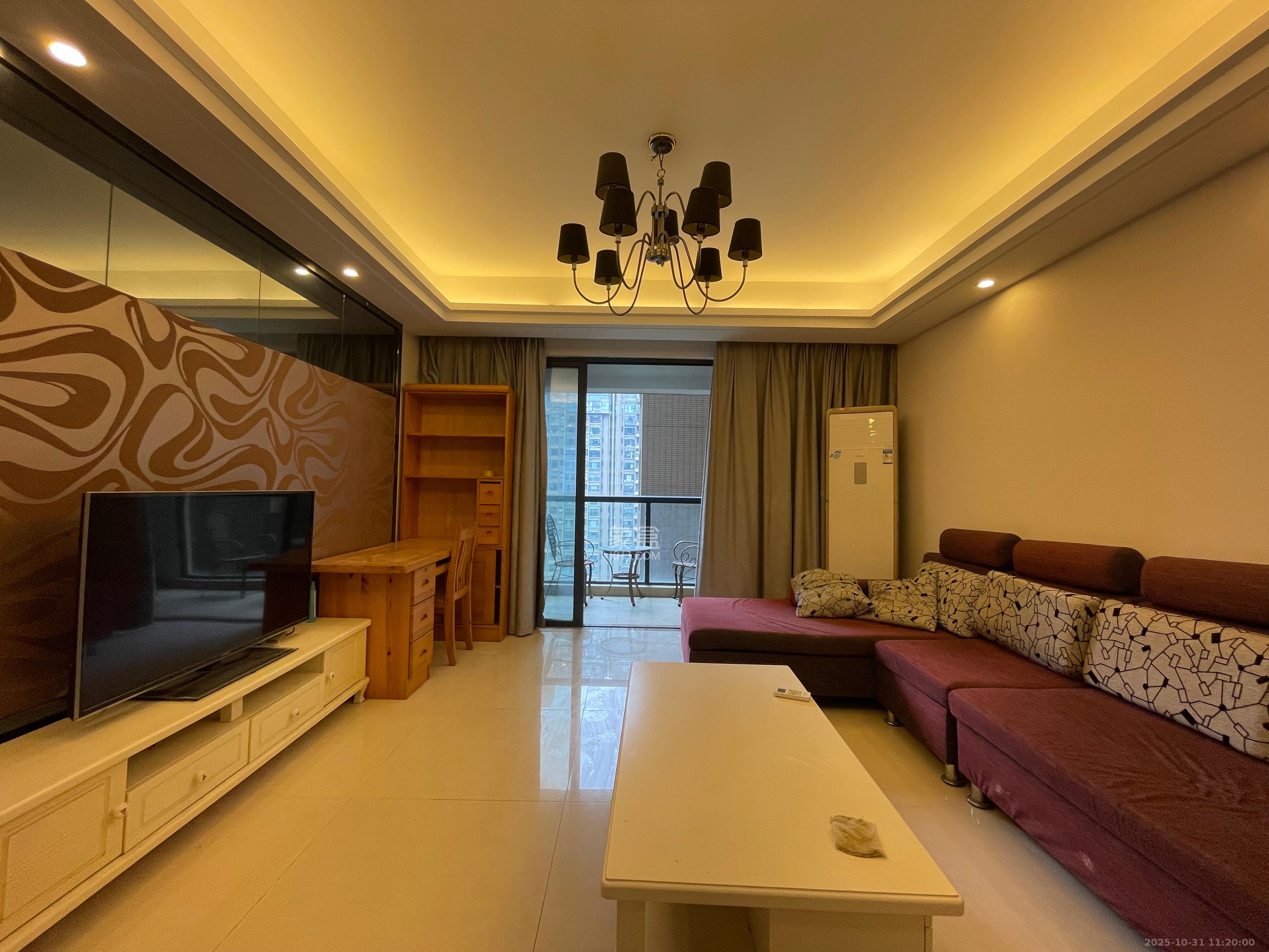 藏珑湖上国际花园  4室2厅2卫    4200.0元/月 藏珑湖上国际花园  4室2厅2卫    4200.0元/月