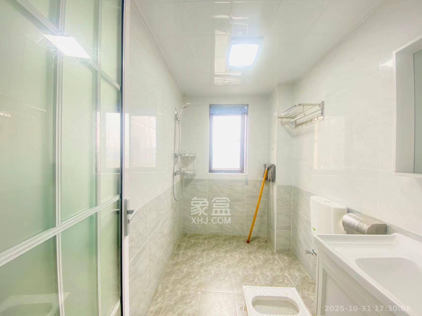 保利大都汇四期  4室2厅2卫    4500.0元/月室内图