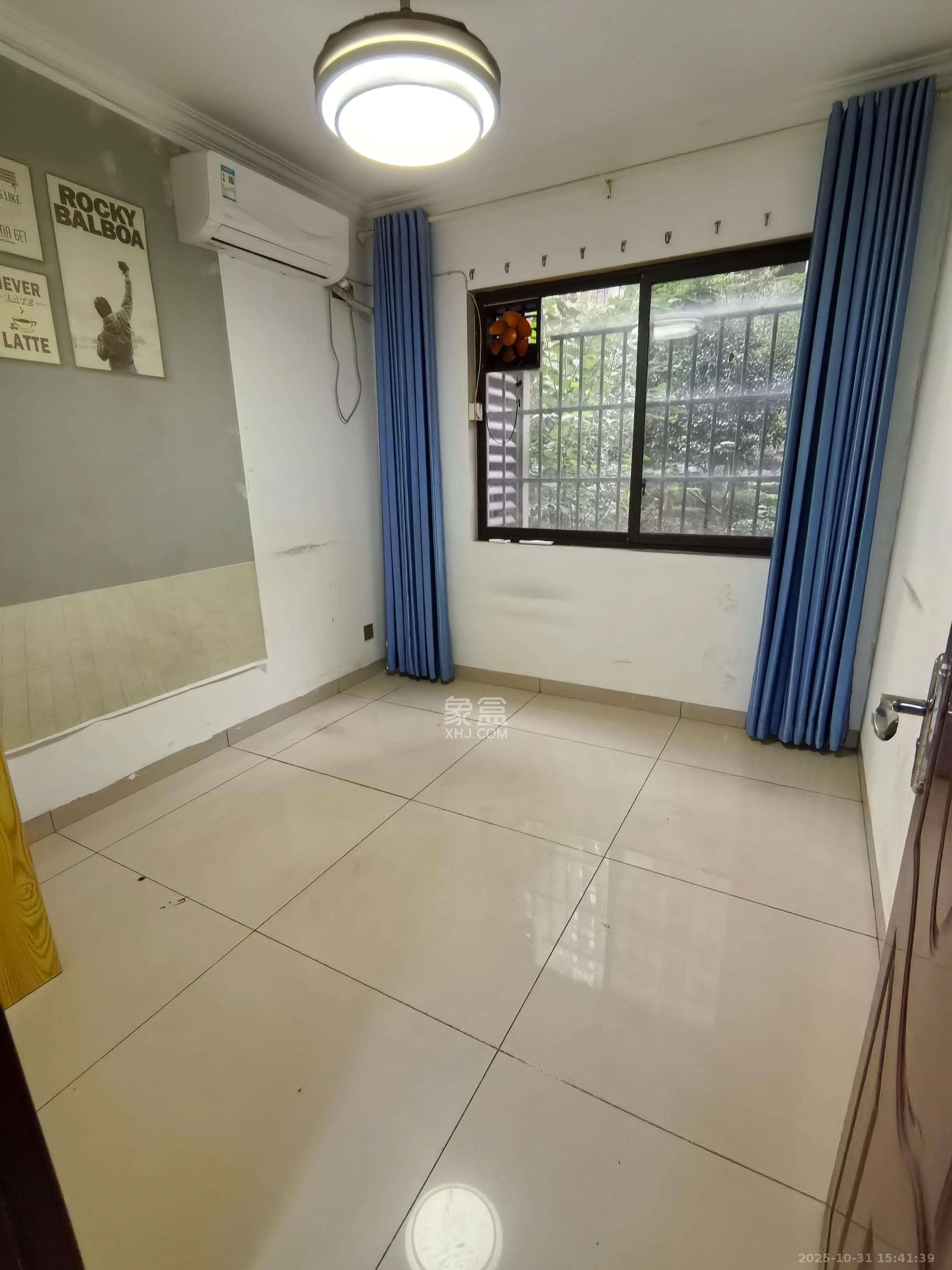 华润置地广场二期  3室3厅1卫    1900.0元/月室内图