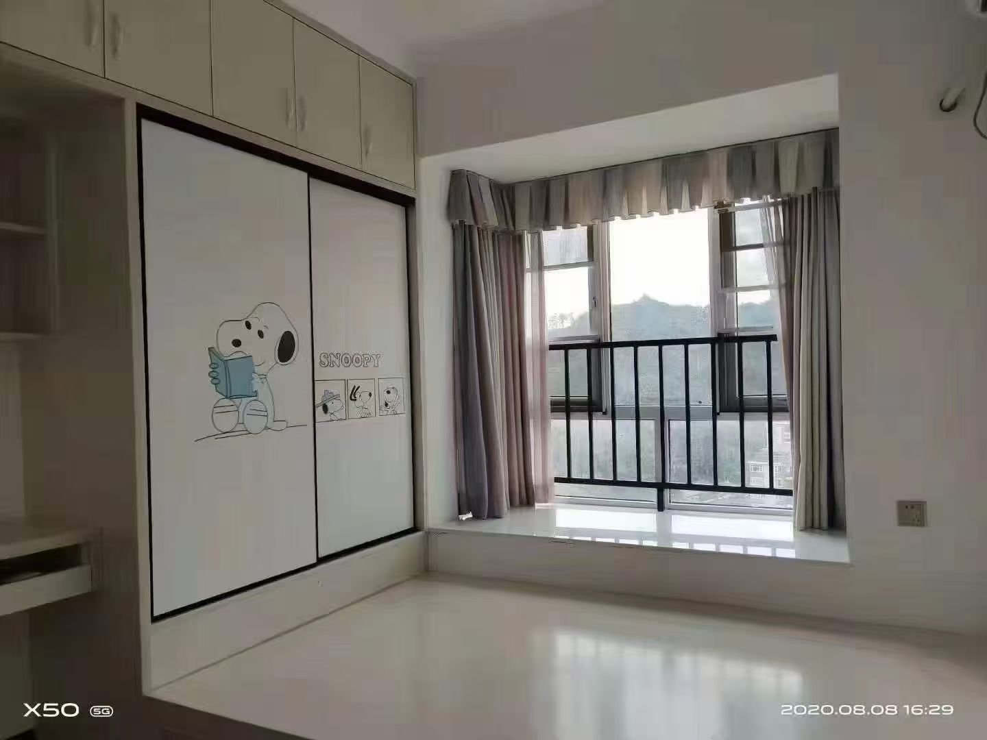 玉恒龙岸小区  3室2厅2卫    1980.0元/月室内图