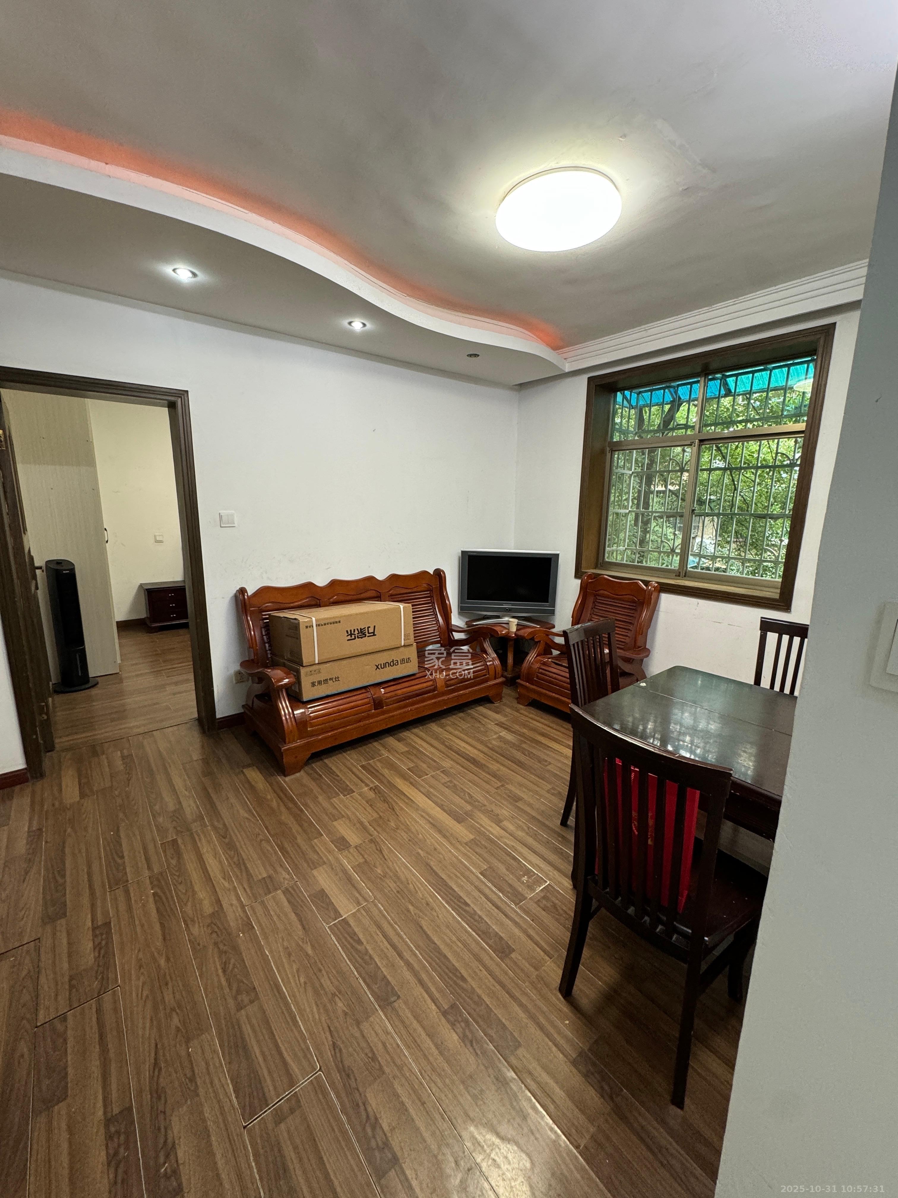 牛婆塘社区  3室2厅1卫    2000.0元/月