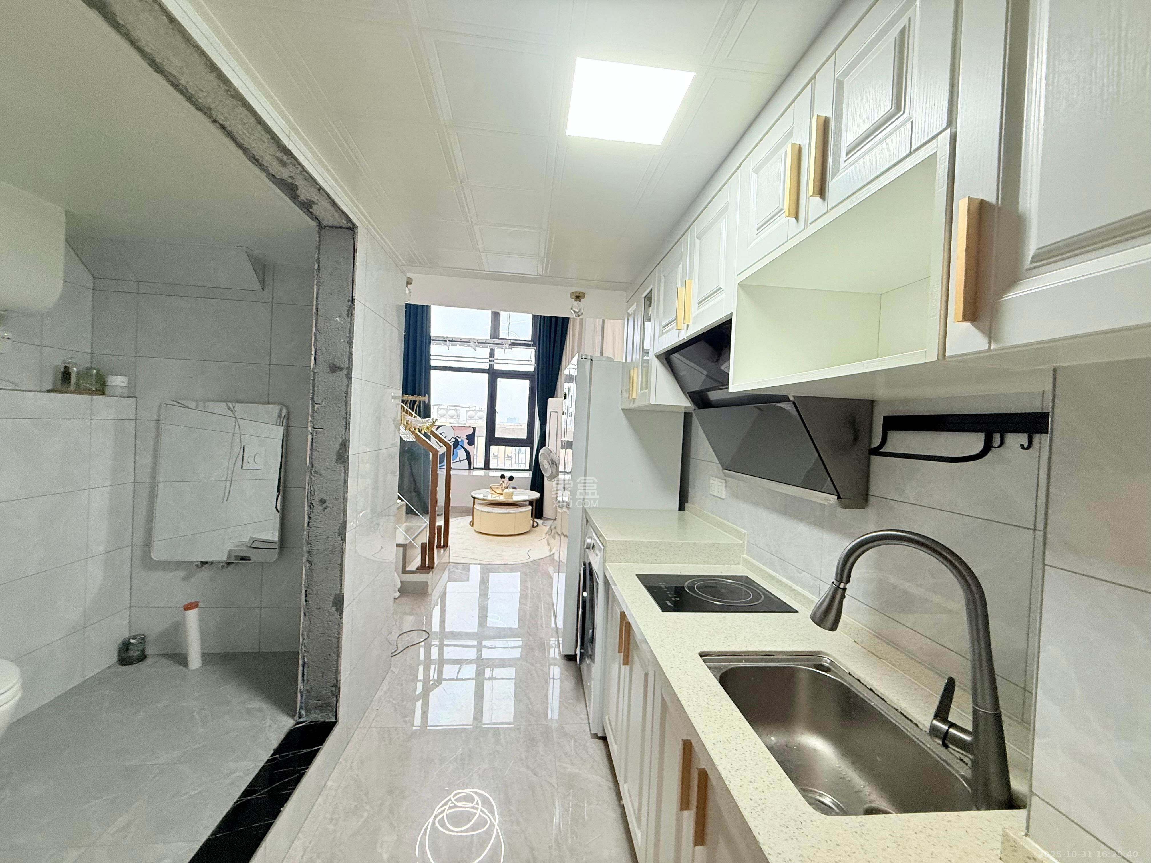 华润翡翠府  1室1厅1卫    2200.0元/月