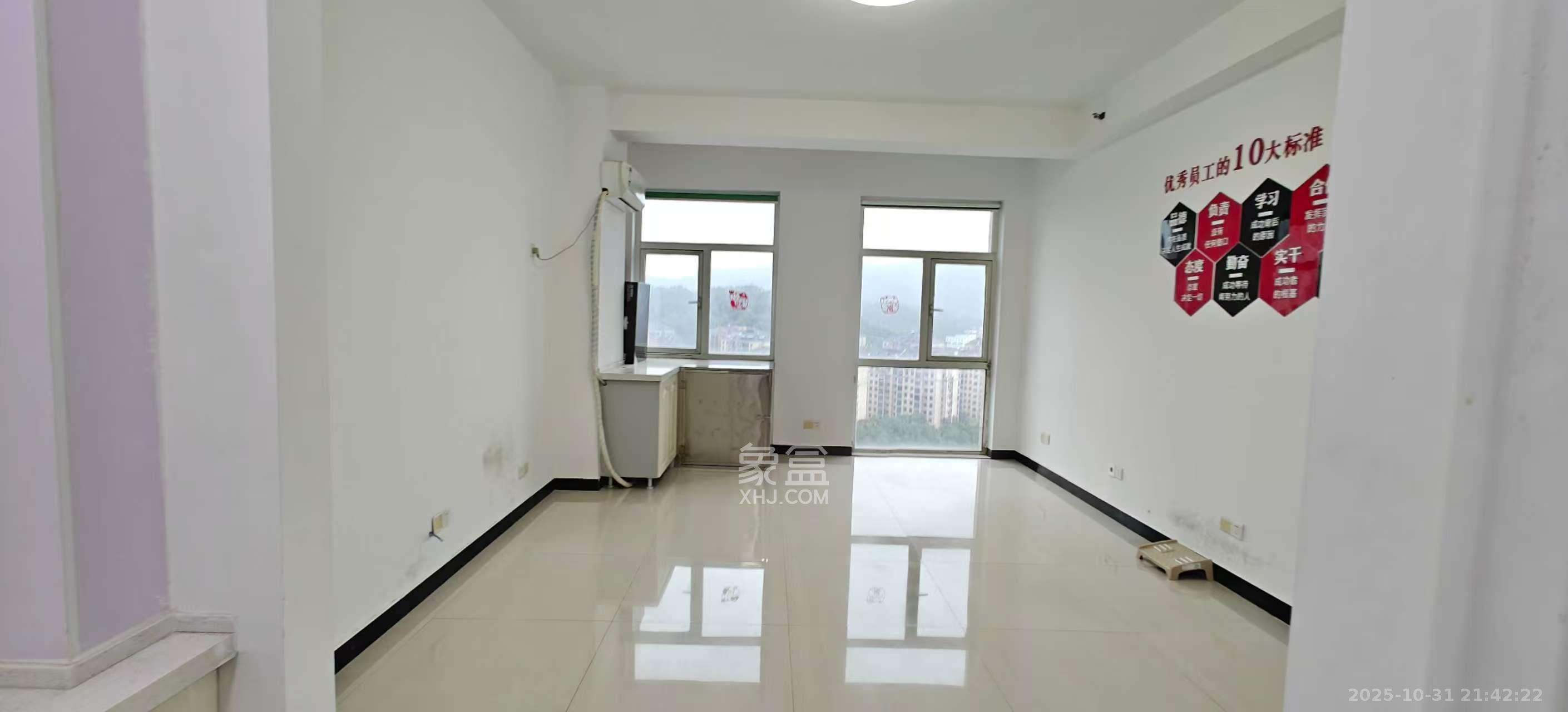 公园道  1室1厅1卫    1800.0元/月 公园道  1室1厅1卫    1800.0元/月