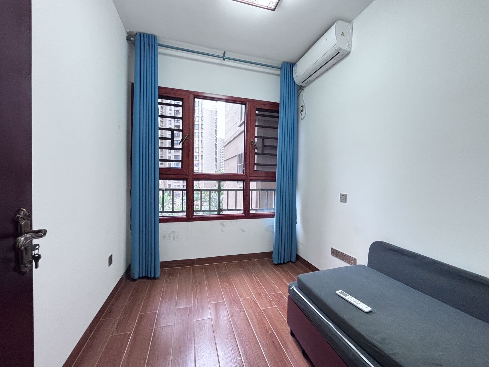 绿地雅典郡  4室2厅2卫    150.0万 绿地雅典郡  4室2厅2卫    150.0万室内图