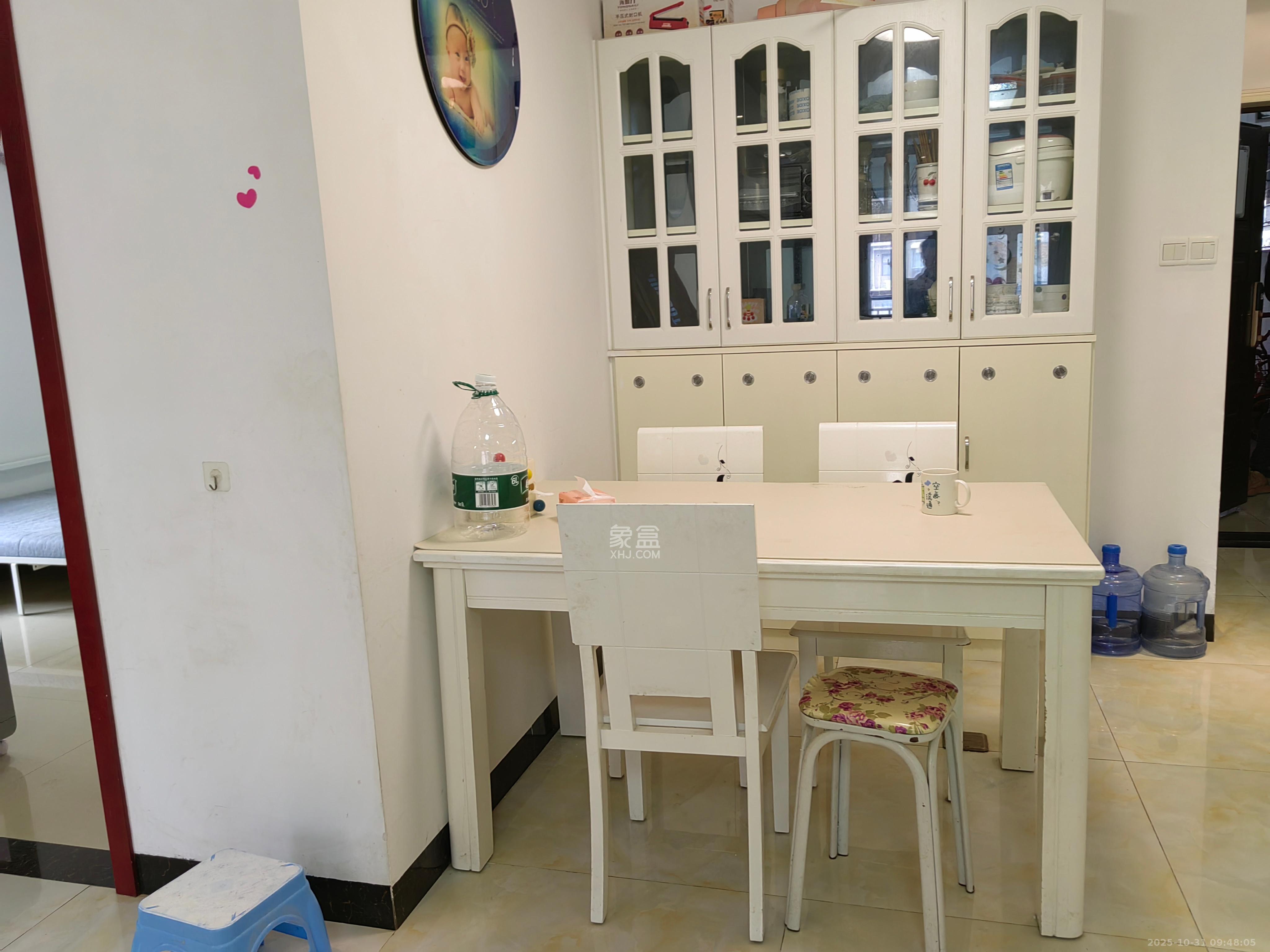 地华梅溪湖畔 2室2厅1卫 2500.0元/月 地华梅溪湖畔 2室2厅1卫 2500.0元/月室内图