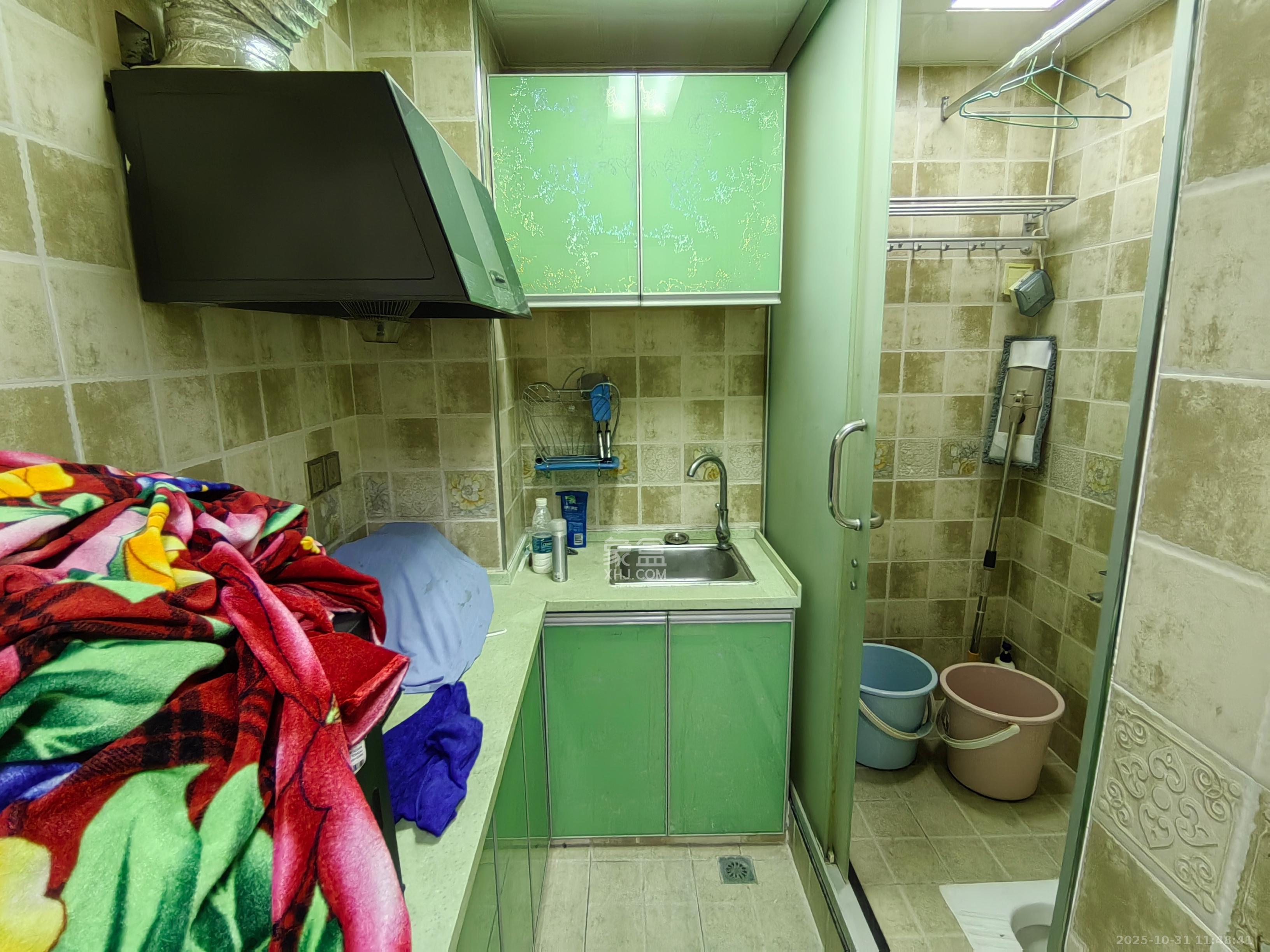 世纪桃花苑 1室1厅1卫 1300.0元/月 世纪桃花苑 1室1厅1卫 1300.0元/月室内图