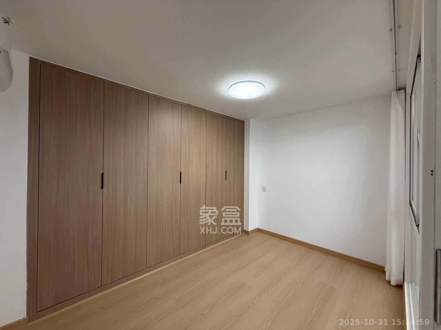 卓越中寰 2室1厅1卫 2500.0元/月 卓越中寰 2室1厅1卫 2500.0元/月室内图