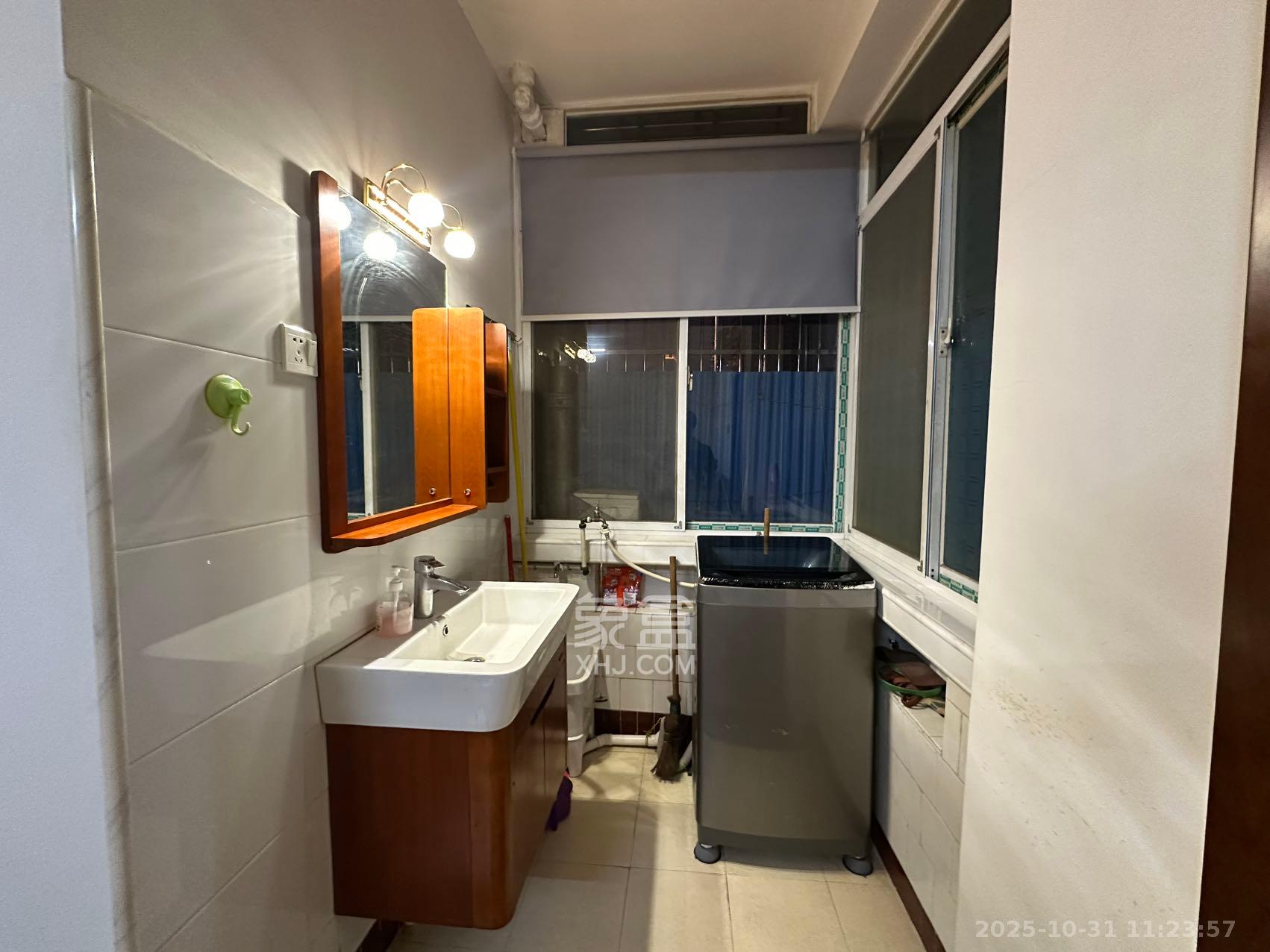 湘雅医院职工宿舍南院  2室1厅1卫    1900.0元/月 湘雅医院职工宿舍南院  2室1厅1卫    1900.0元/月室内图1