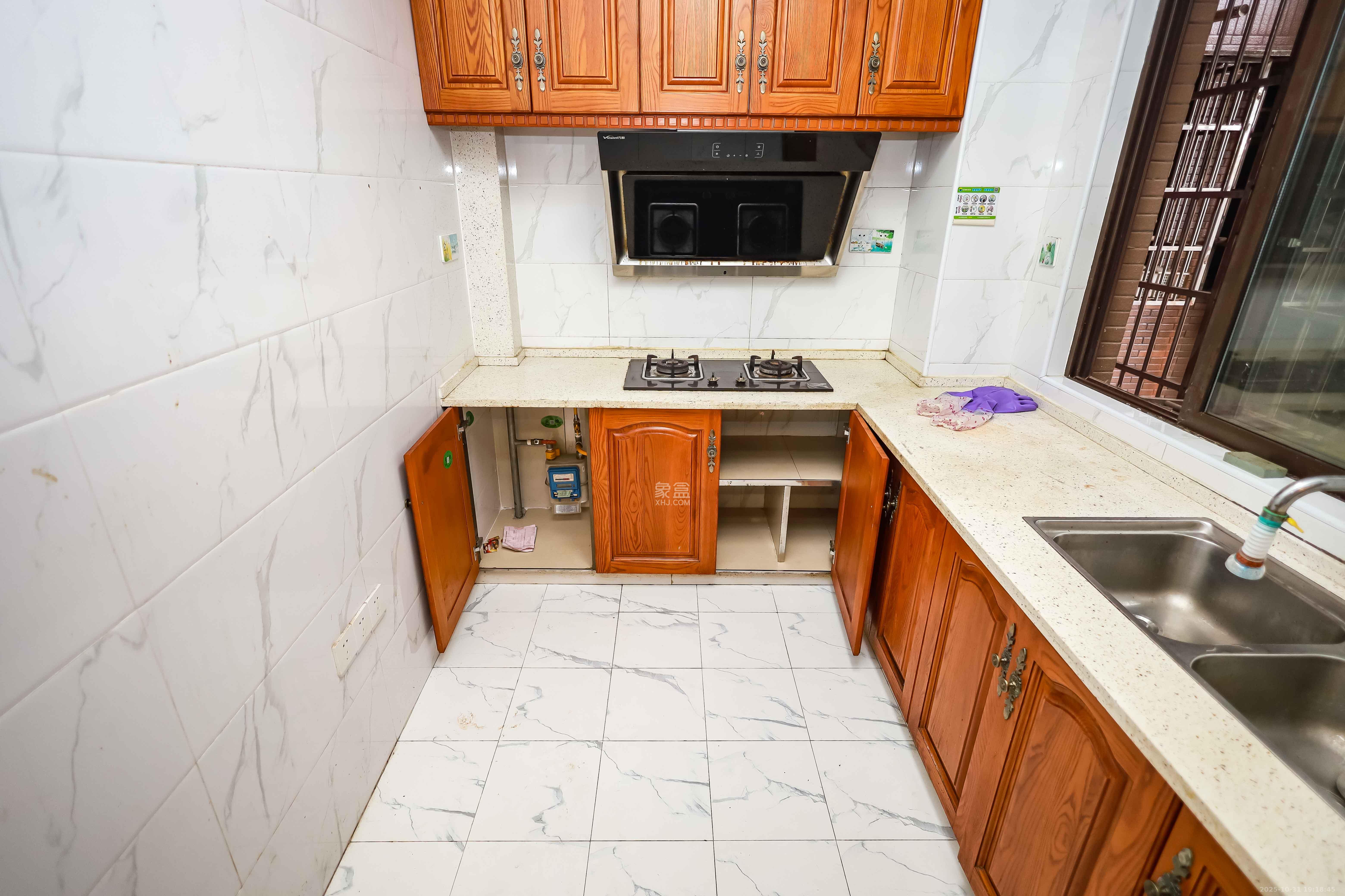 金南家园一期  1室0厅0卫    58.0万厨房