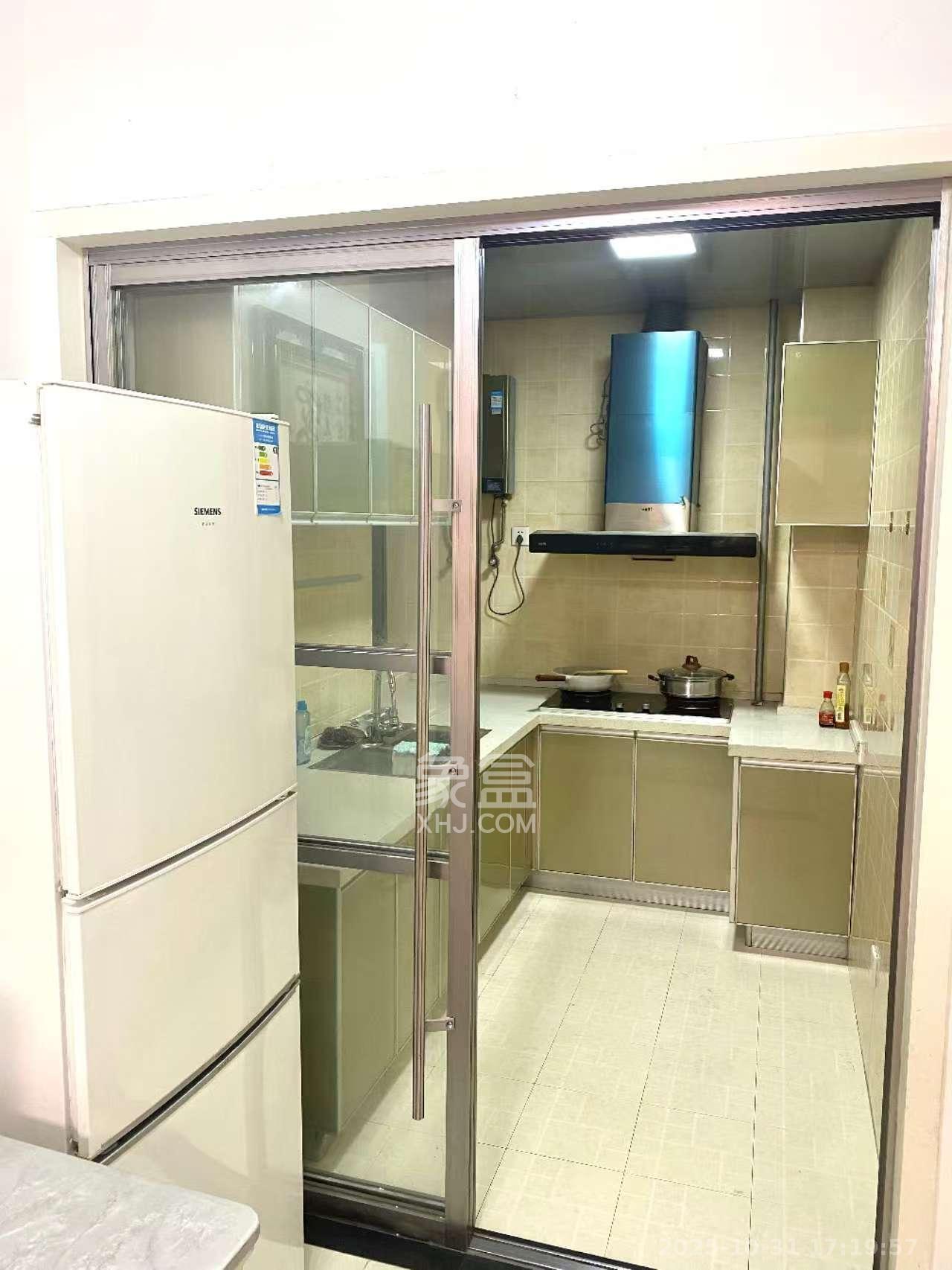 金侨城 3室2厅2卫 1300.0元/月 金侨城 3室2厅2卫 1300.0元/月室内图