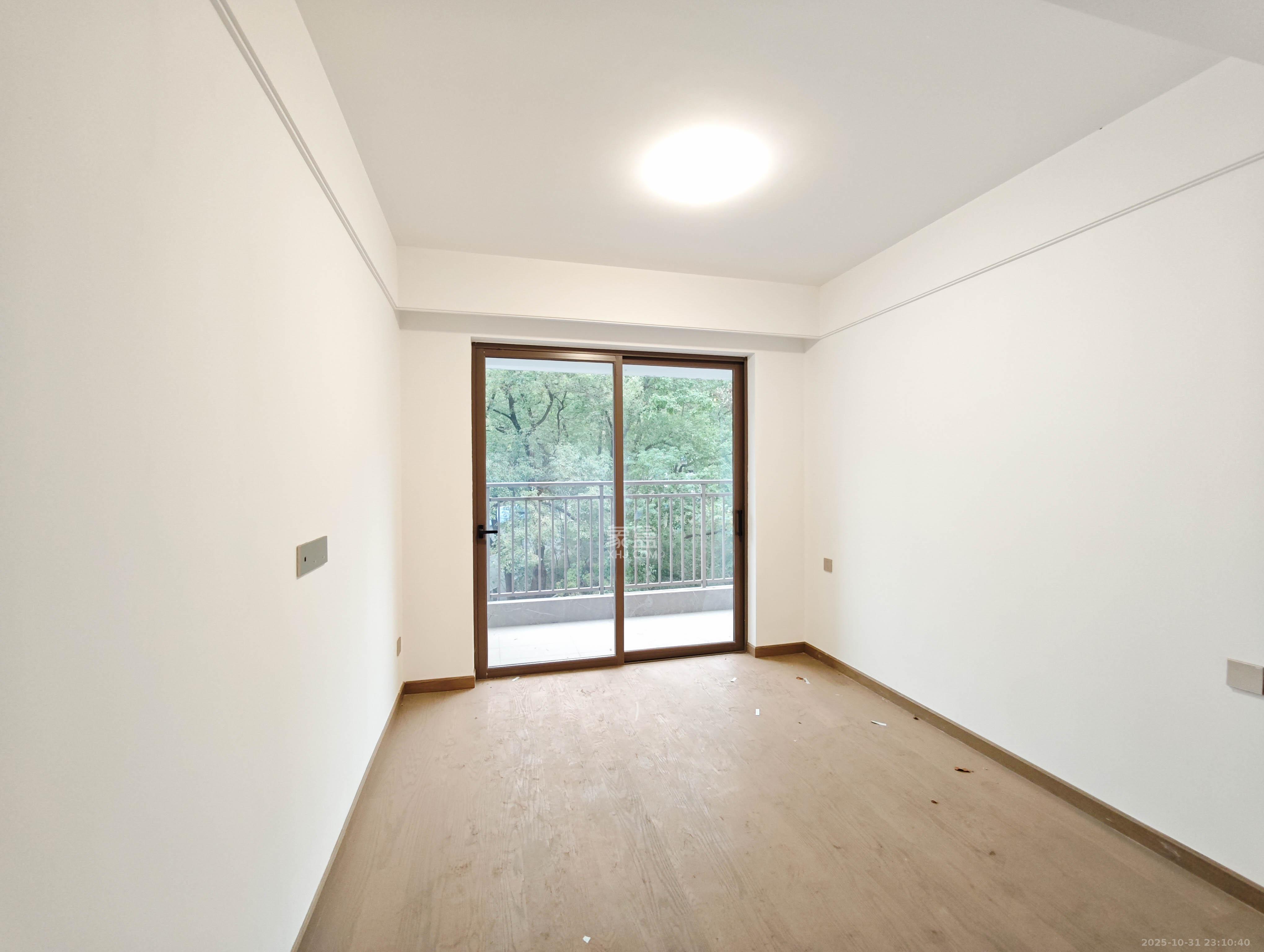 弘阳阳光城天宸府 4室2厅2卫 195.0万 弘阳阳光城天宸府 4室2厅2卫 195.0万卧室