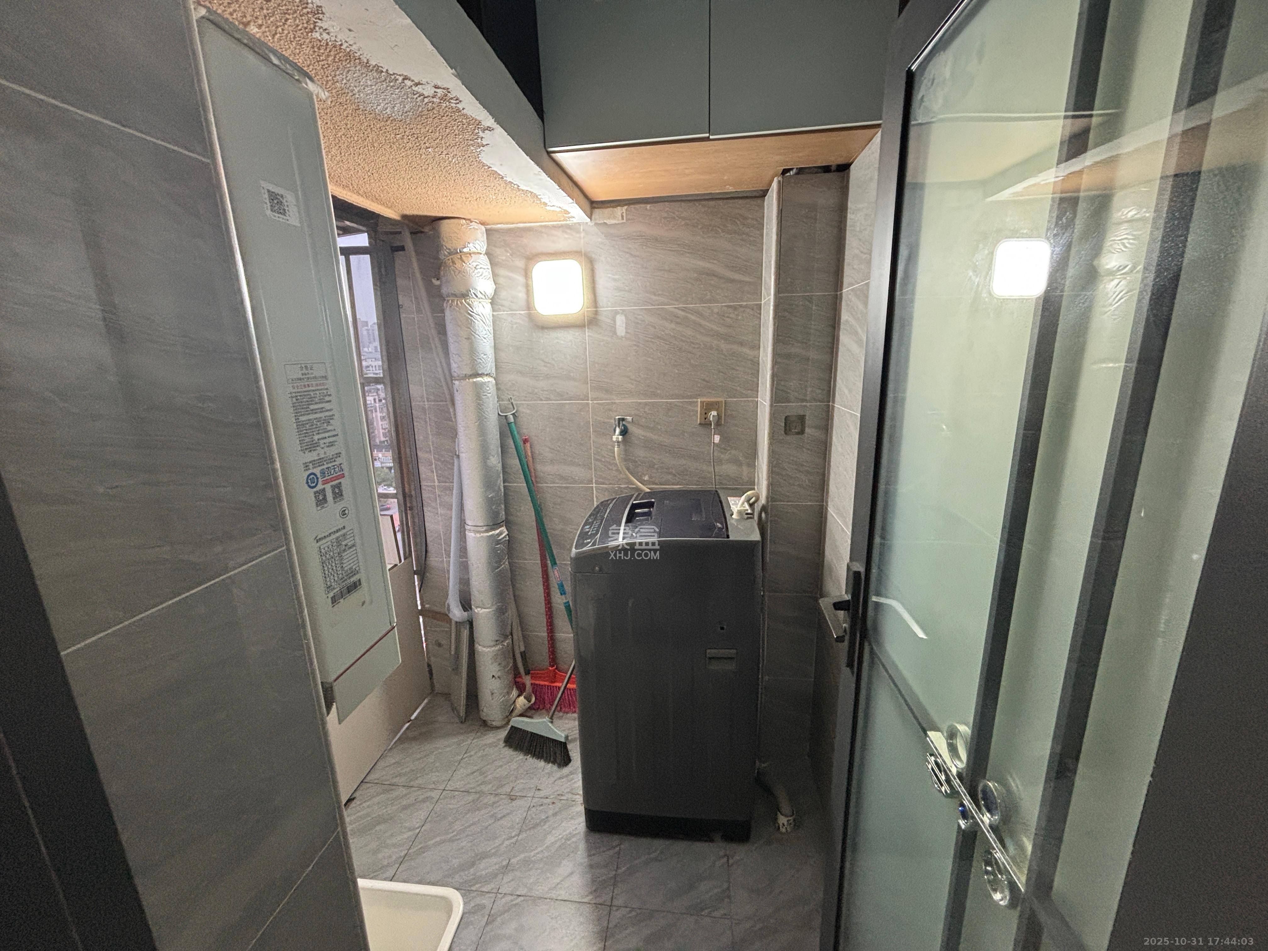 辉宏橄榄城  1室1厅1卫    1600.0元/月 辉宏橄榄城  1室1厅1卫    1600.0元/月室内图