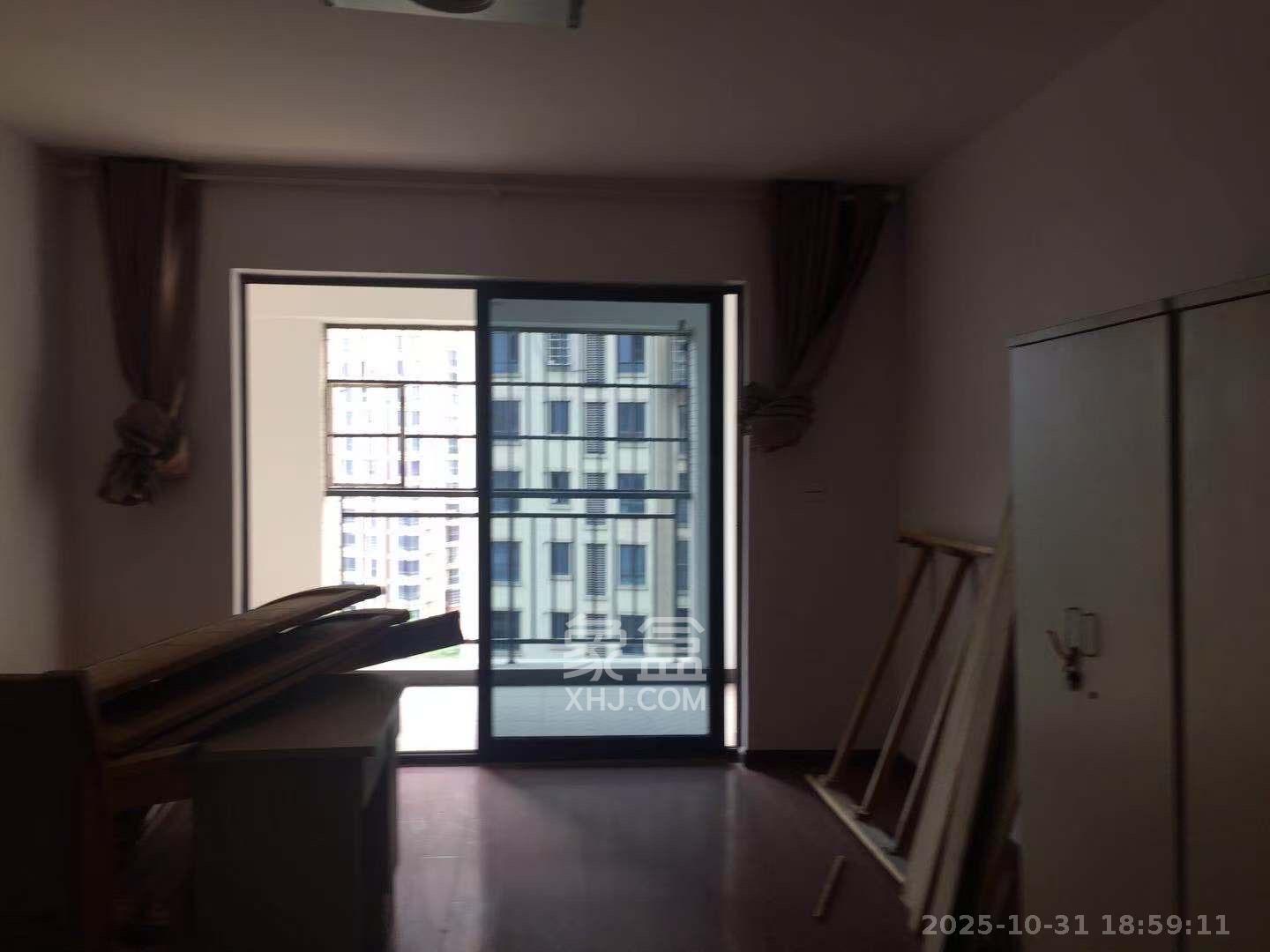 保利麓谷林语E区  4室2厅2卫    2600.0元/月 保利麓谷林语E区  4室2厅2卫    2600.0元/月室内图