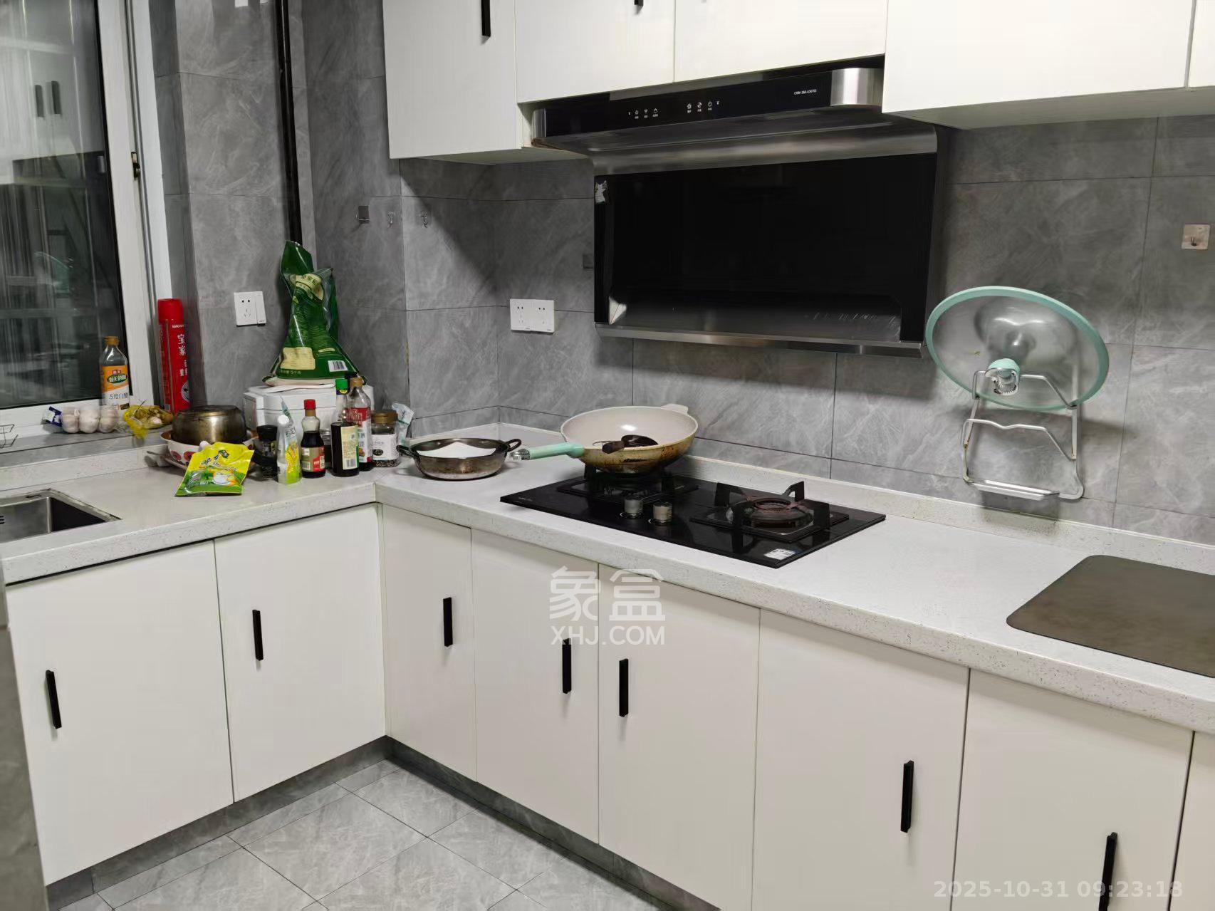 江景阳光  2室2厅1卫    1800.0元/月 江景阳光  2室2厅1卫    1800.0元/月室内图