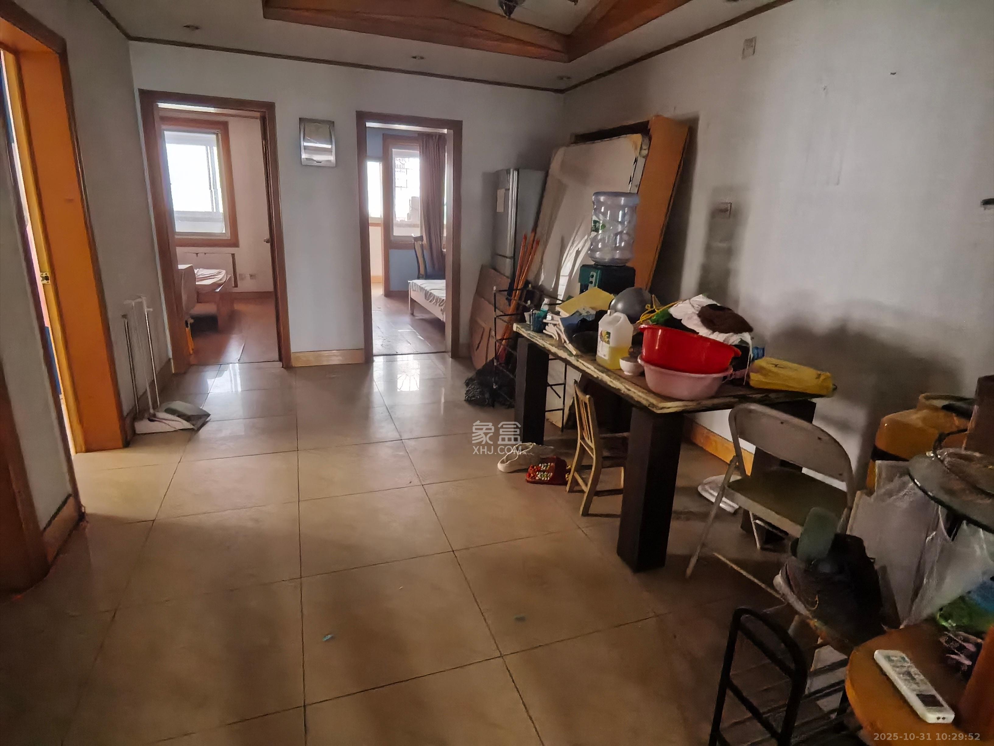 保利苑  3室2厅2卫    1600.0元/月