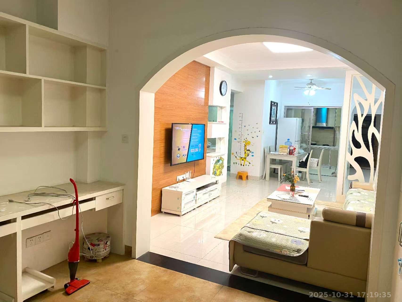 金侨城 3室2厅2卫 1300.0元/月 金侨城 3室2厅2卫 1300.0元/月室内图