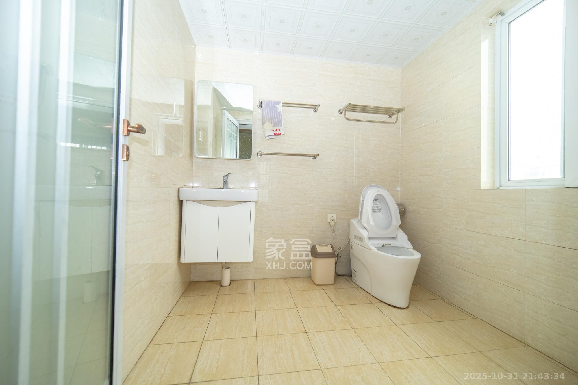 楚天世纪城西苑  3室2厅2卫    79.8万卫生间