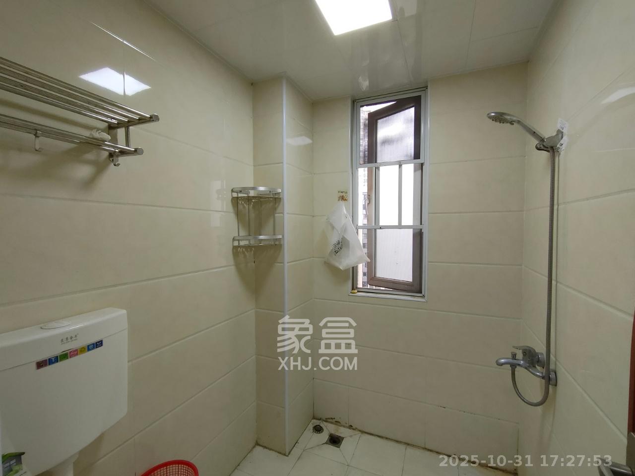 金地格林公馆  3室2厅2卫    2600.0元/月 金地格林公馆  3室2厅2卫    2600.0元/月室内图