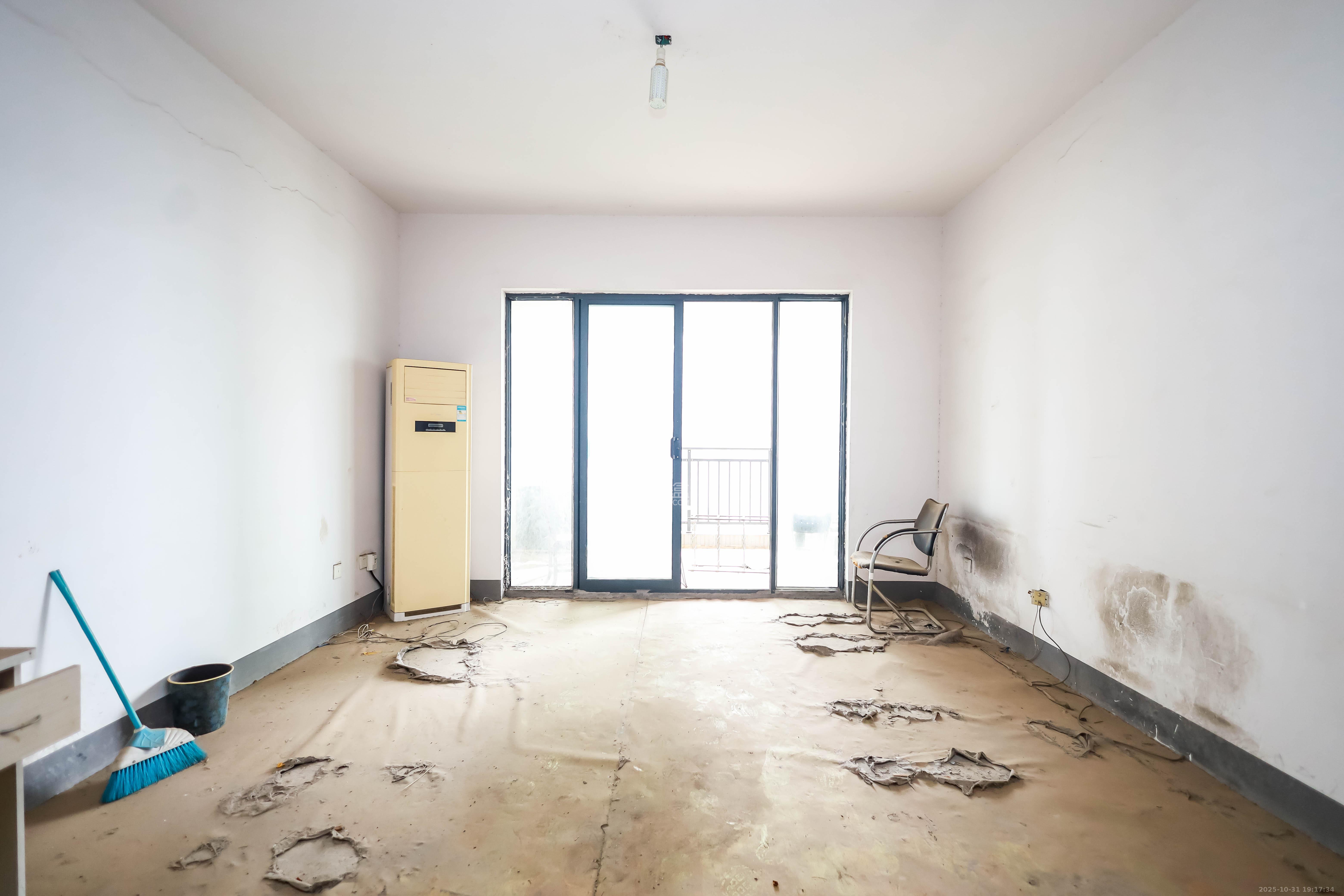 莱茵城  3室2厅1卫    88.0万