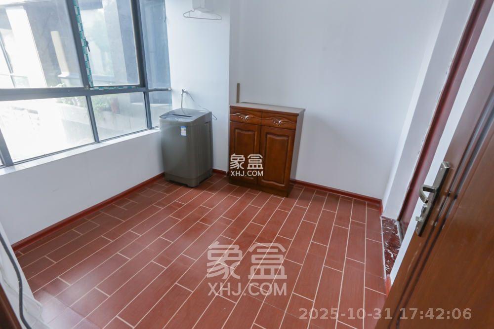 长房时代城  3室2厅1卫    2400.0元/月室内图