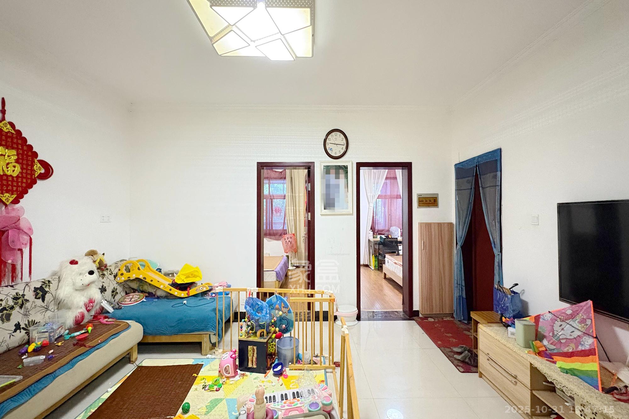 丝茅冲邮电二巷  2室2厅1卫    58.8万 丝茅冲邮电二巷  2室2厅1卫    58.8万客厅