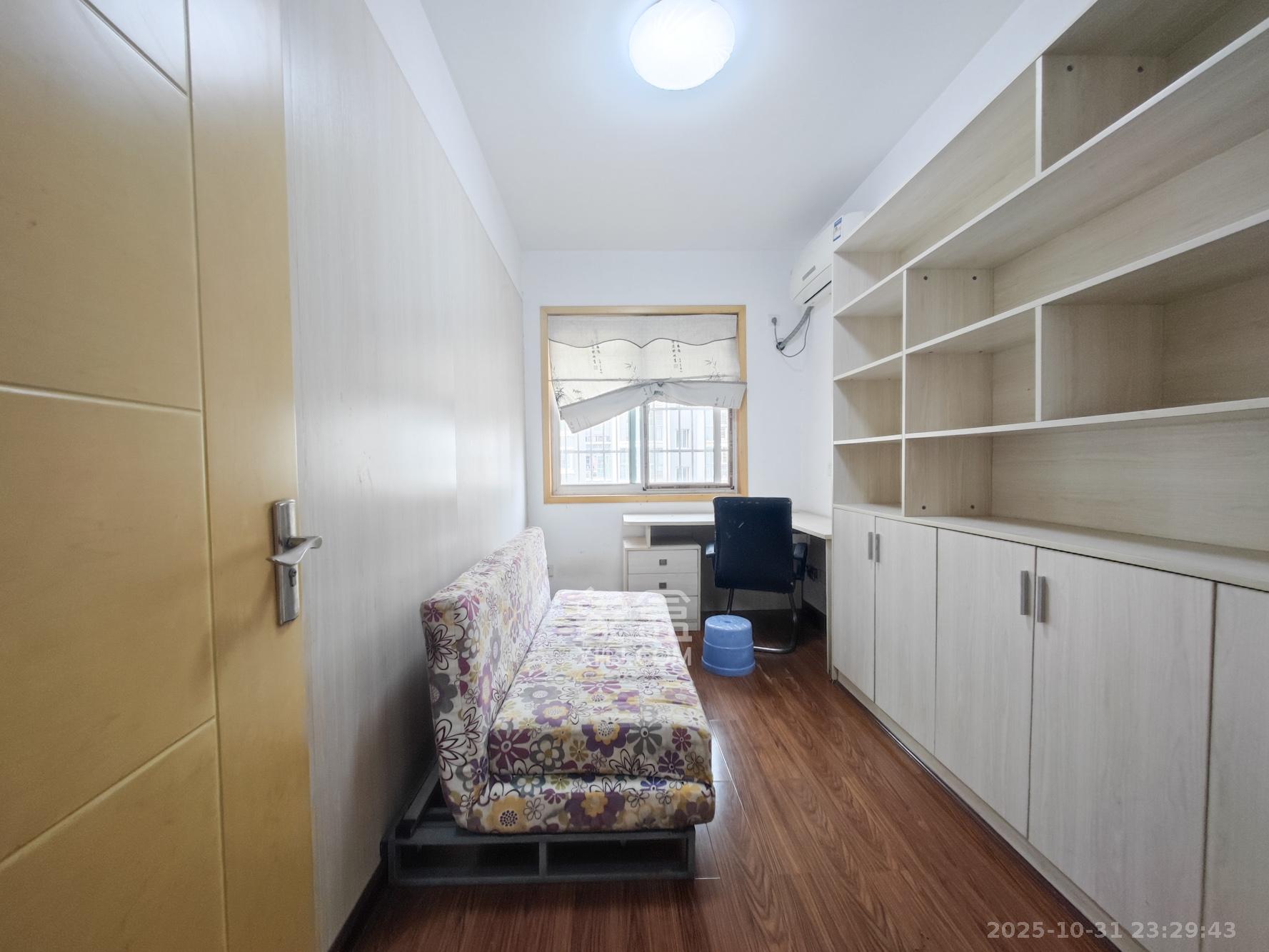 泰禹家园（彩云之翼家园一期、二期、三期）  4室2厅2卫    116.0万卧室