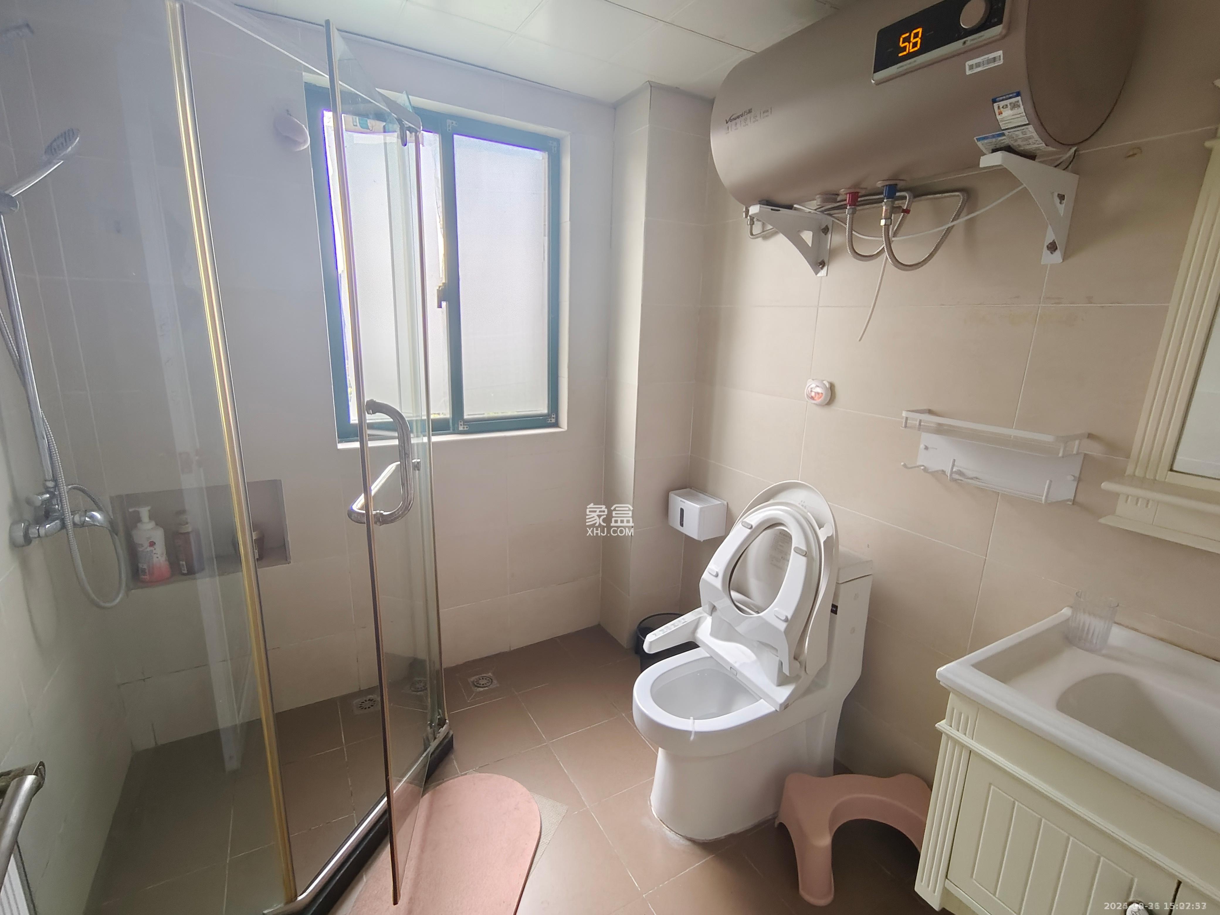 共和世家  4室2厅2卫    4000.0元/月室内图