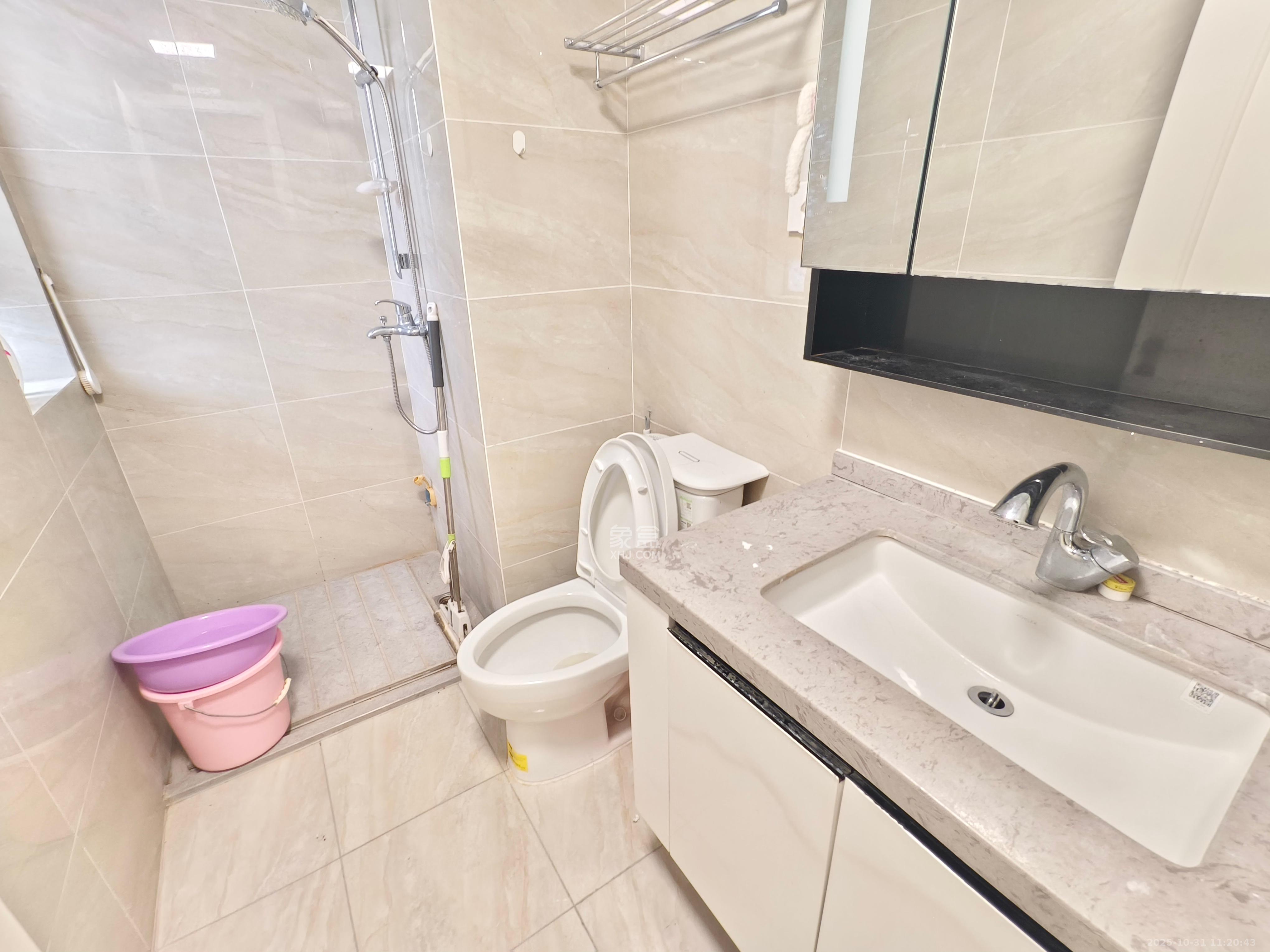 万科金色梦想C区 3室2厅2卫 3000.0元/月 万科金色梦想C区 3室2厅2卫 3000.0元/月室内图