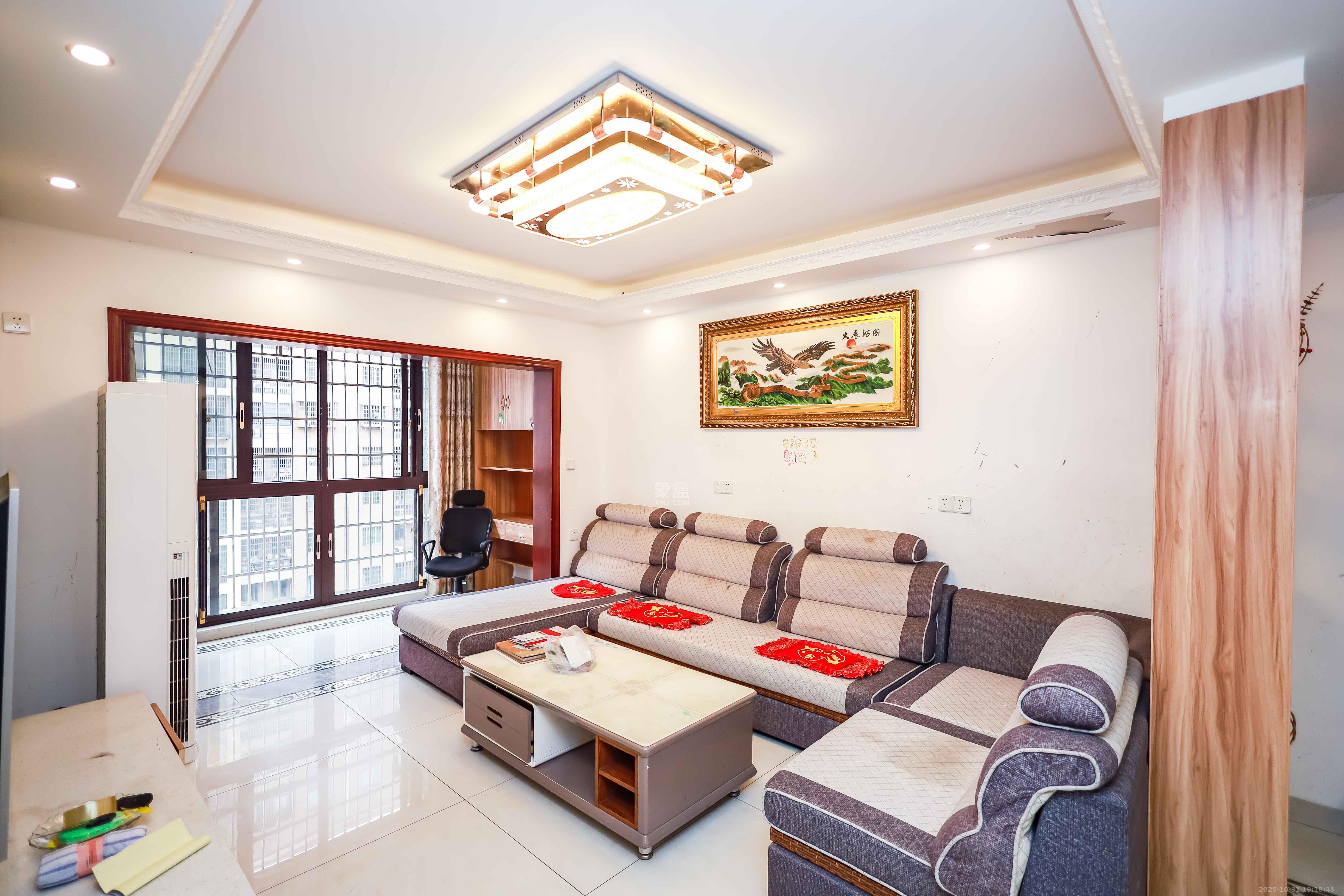 金南家园一期  1室0厅0卫    58.0万客厅