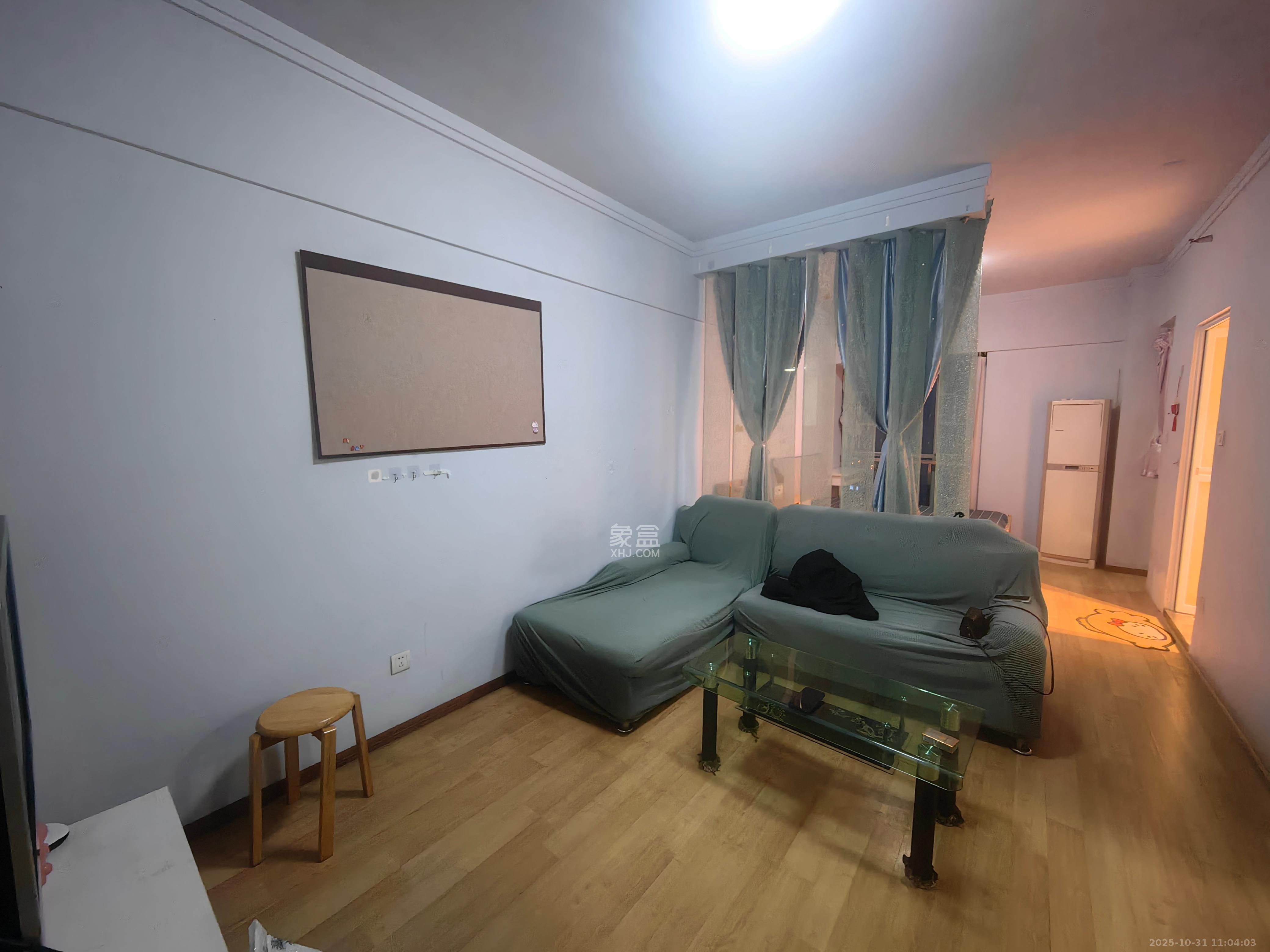 中远公馆  1室1厅1卫    1600.0元/月 中远公馆  1室1厅1卫    1600.0元/月室内图